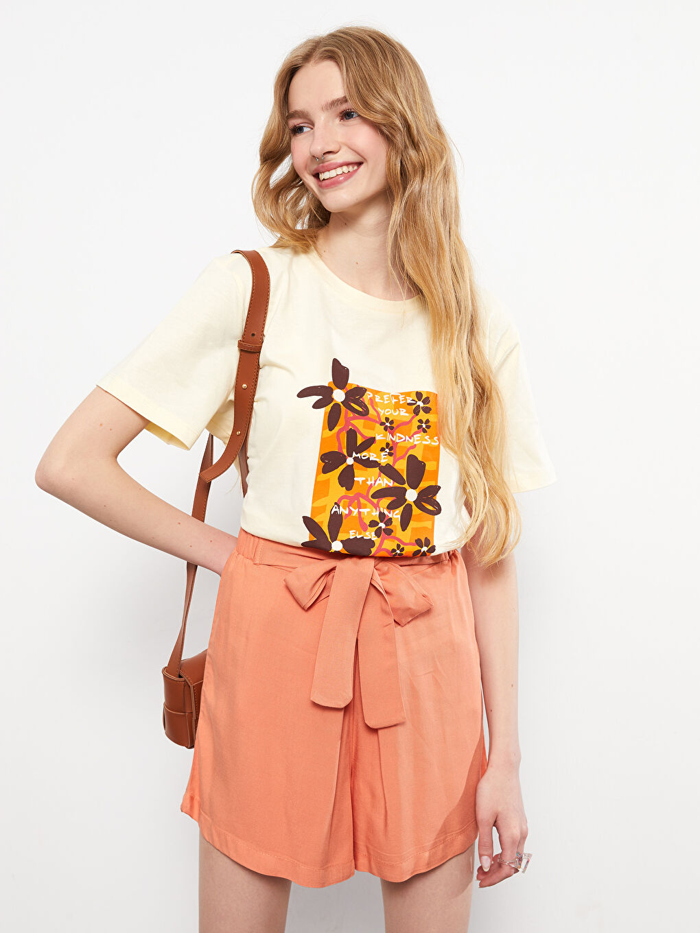 Turuncu Beli Lastikli Rahat Kalıp Düz Poplin Kadın Şort-2