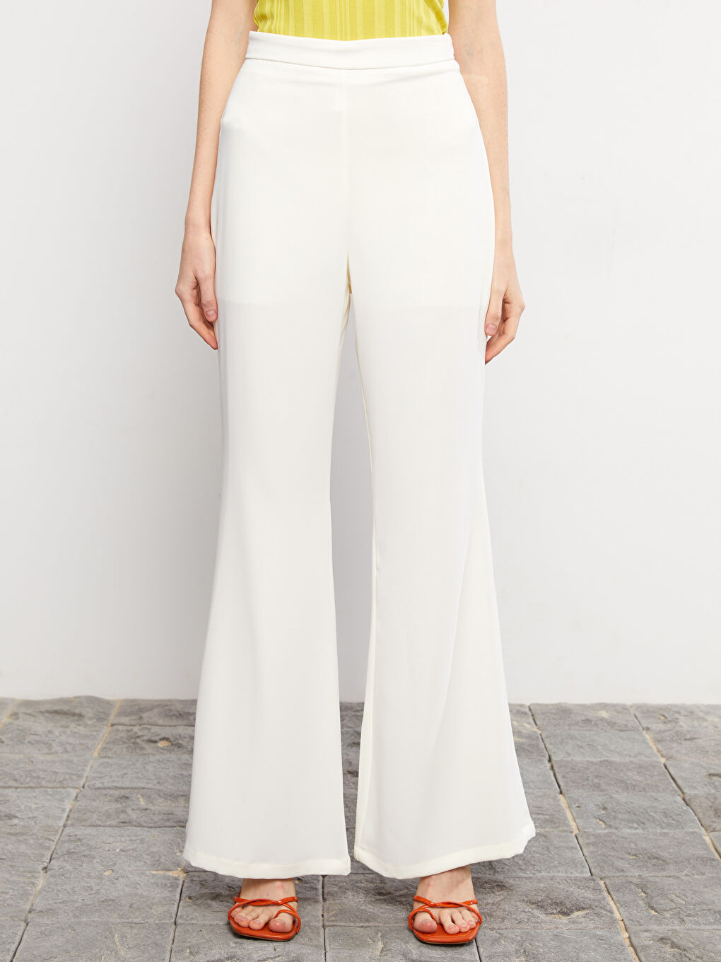 Women's Standard Fit Plain Trousers-3