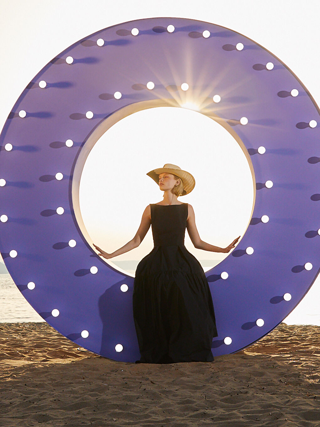 Siyah Kadın Kayık Yaka Düz Elbise-1