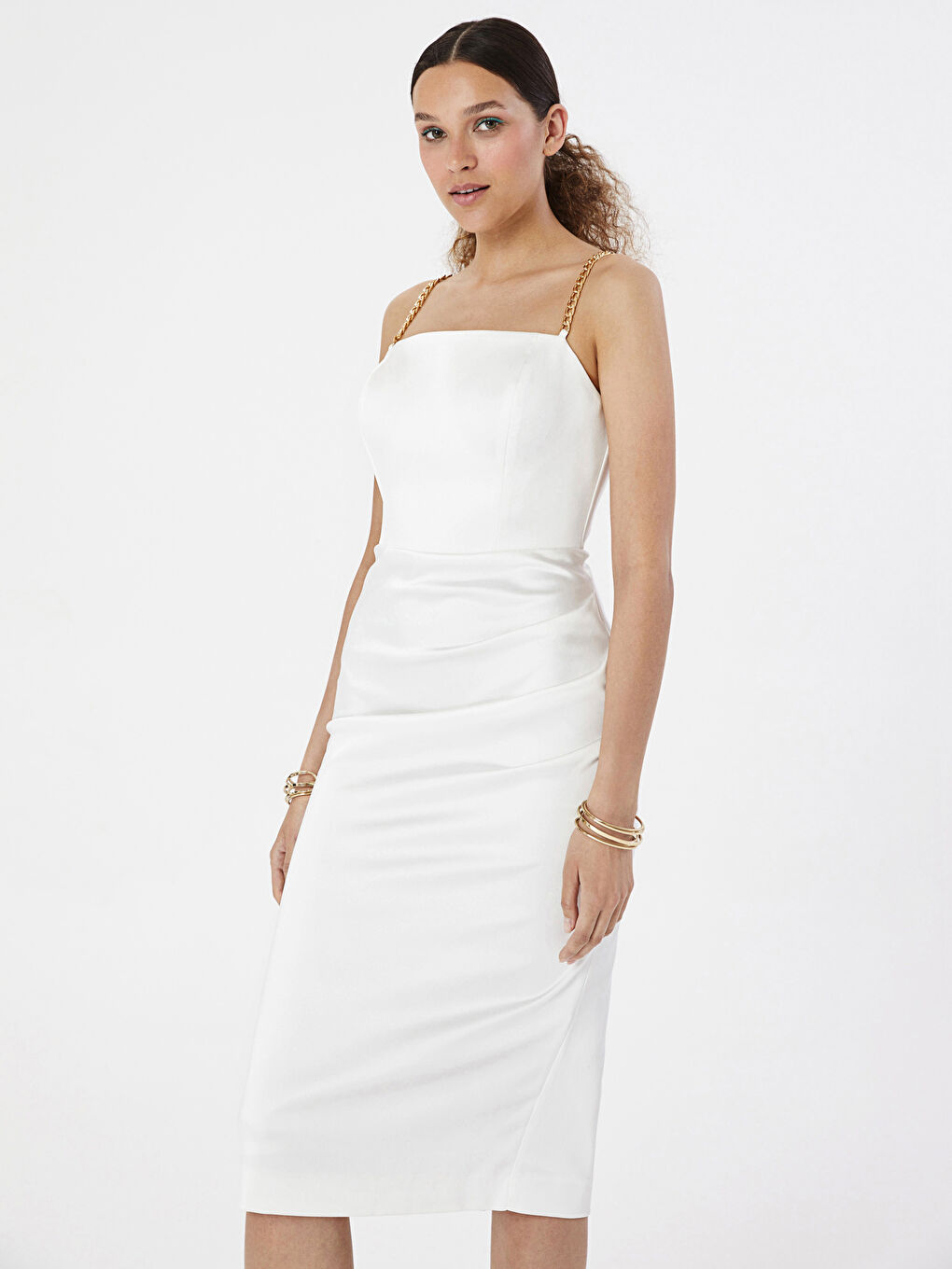 Beyaz Kare Yaka Düz Askılı Saten Kadın Elbise-1