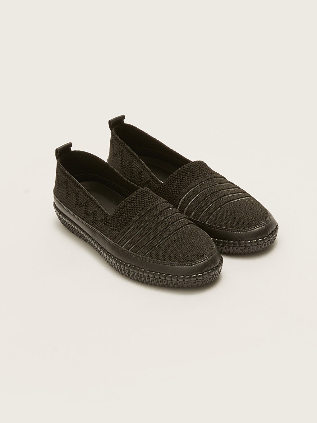 Siyah Örgü Detaylı Kadın Klasik Ayakkabı