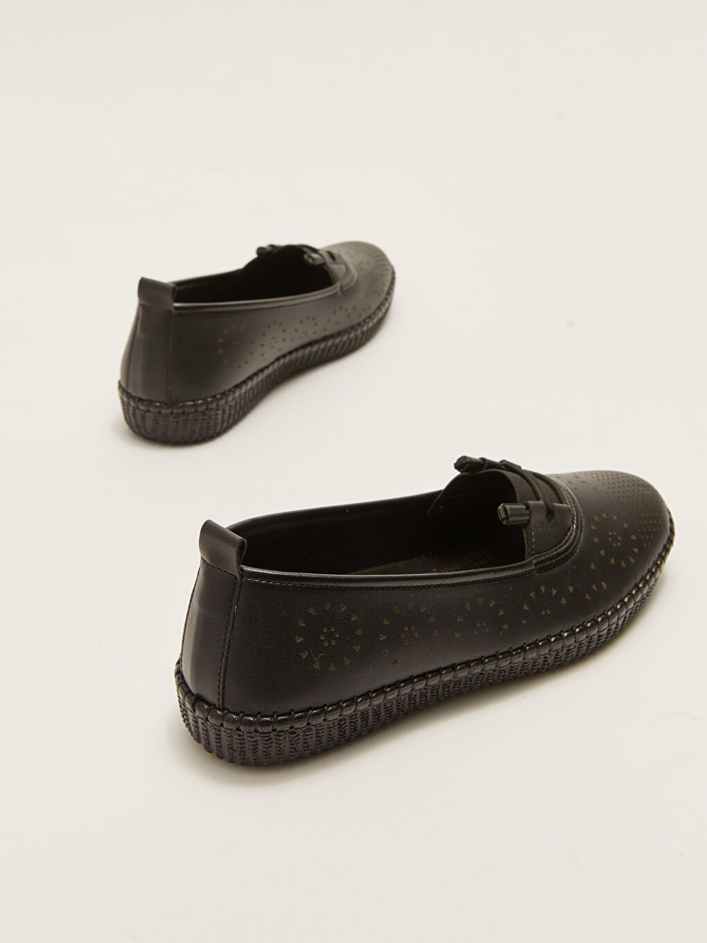 Siyah Deri Görünümlü Kadın Klasik Ayakkabı-4