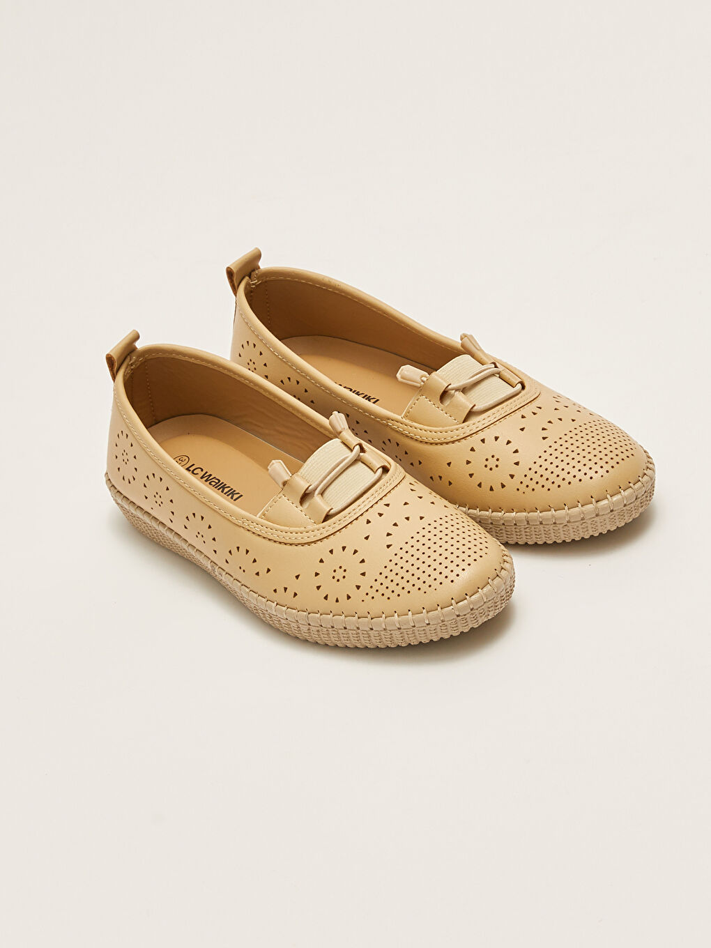 Bej Deri Görünümlü Kadın Klasik Ayakkabı