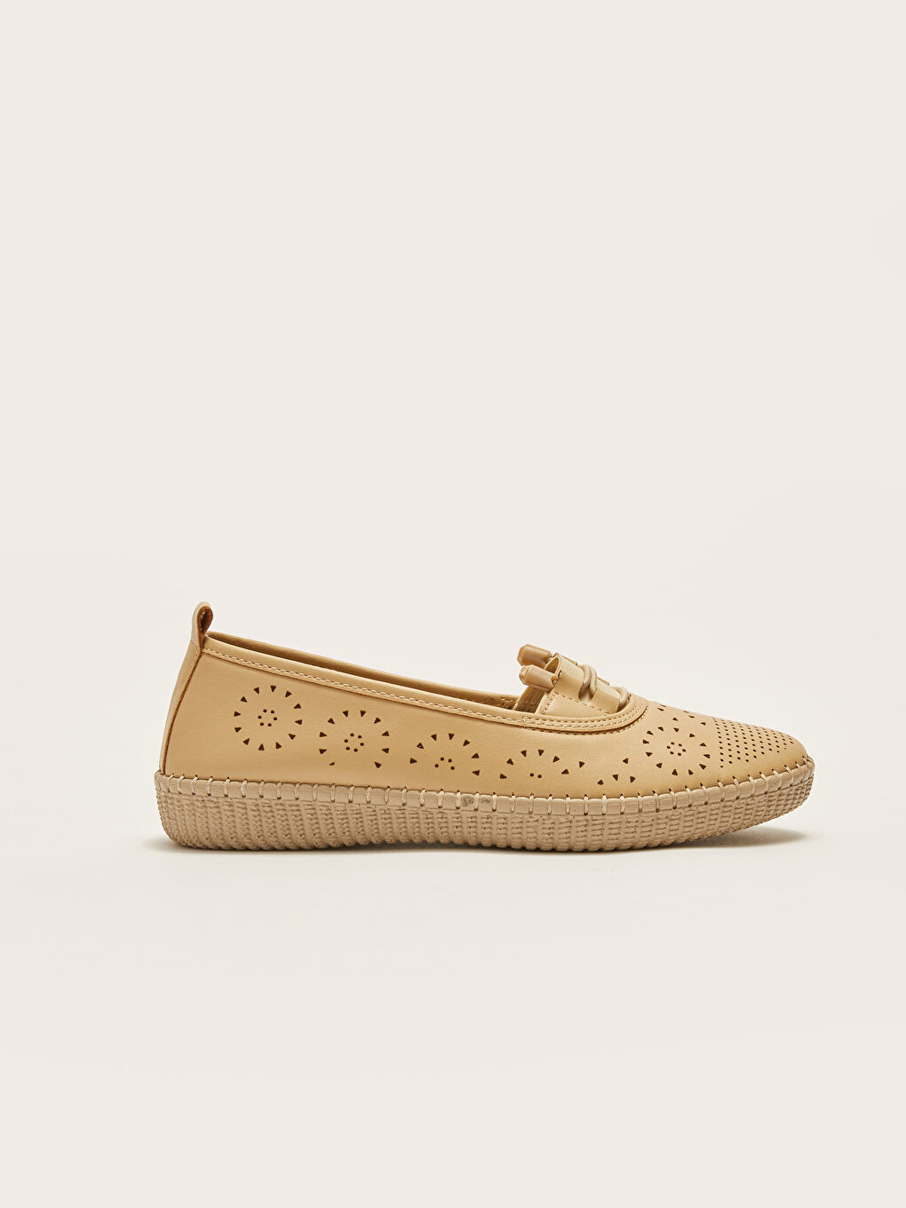 Bej Deri Görünümlü Kadın Klasik Ayakkabı-1