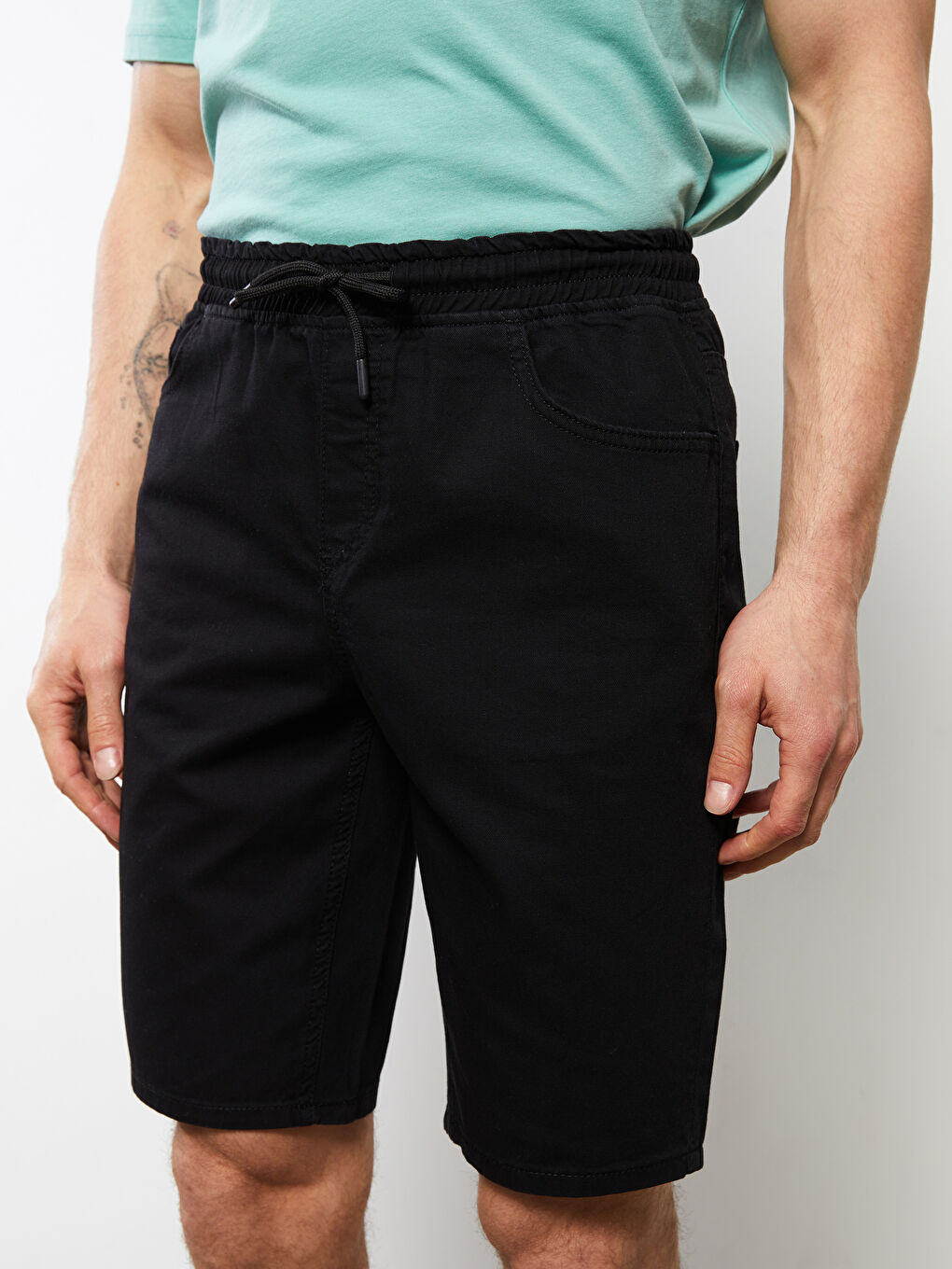 Ерлерге арналған стандартты пішім деним шорты-3