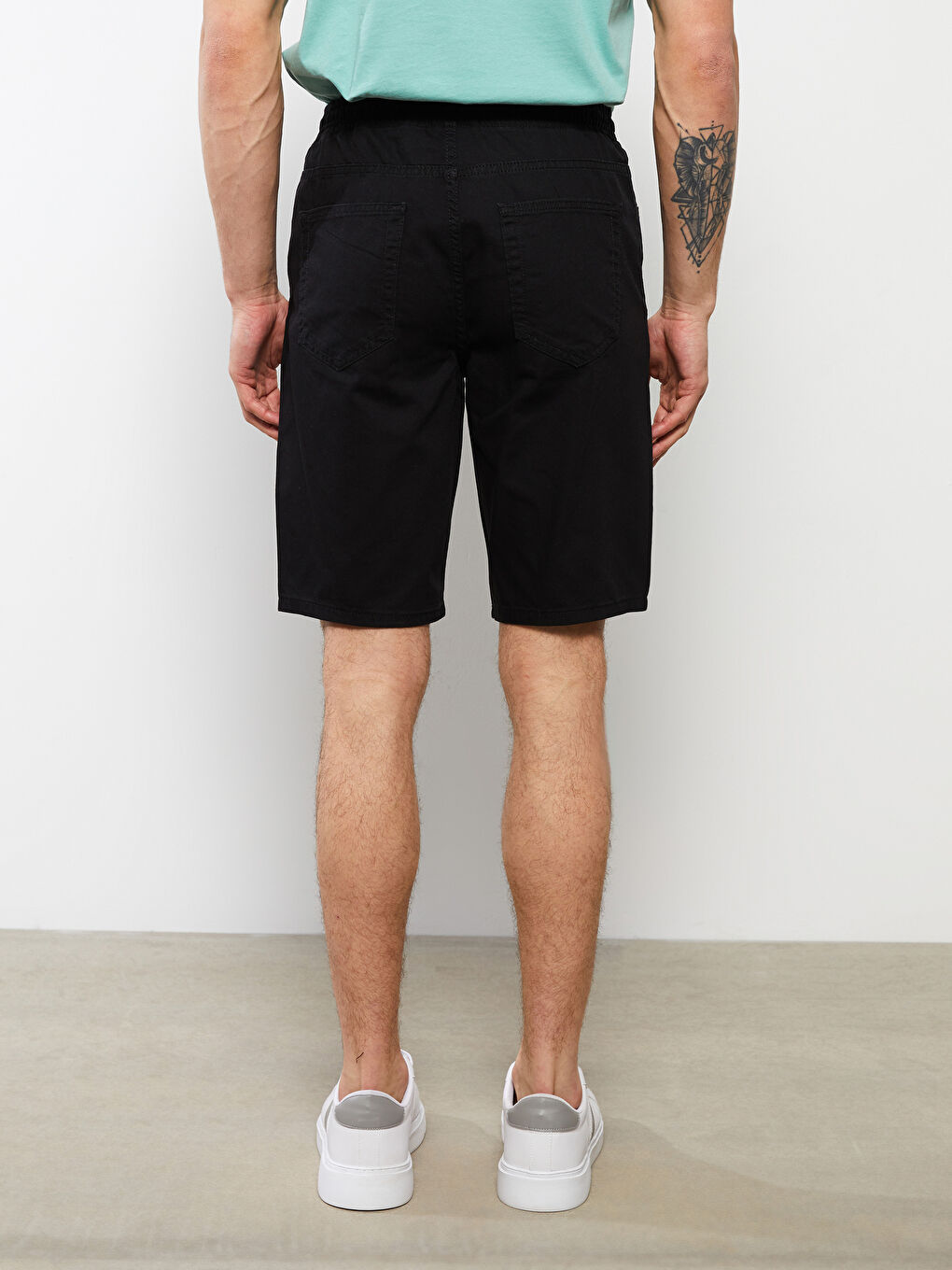 Ерлерге арналған стандартты пішім деним шорты-4