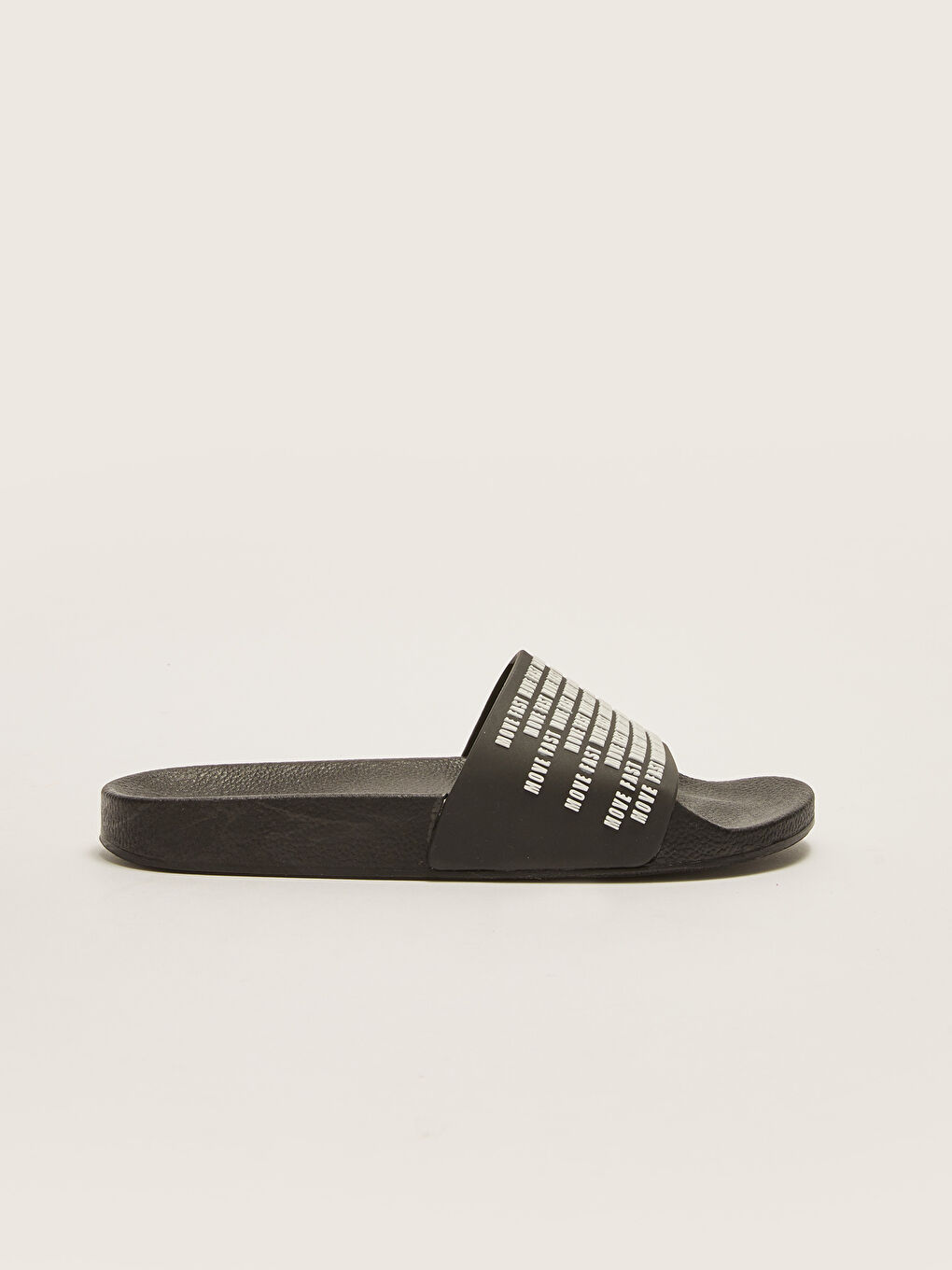 Siyah Yazı Baskılı Erkek Terlik-1