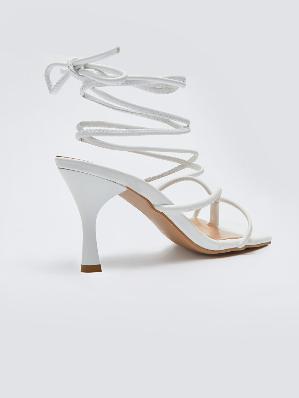Beyaz Deri Görünümlü Çapraz Bantlı Topuklu Kadın Sandalet-3