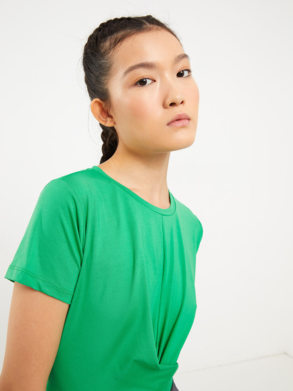 تيشيرت خارجي قصير كم مطبوع بياقة دائرية للسيدات-1