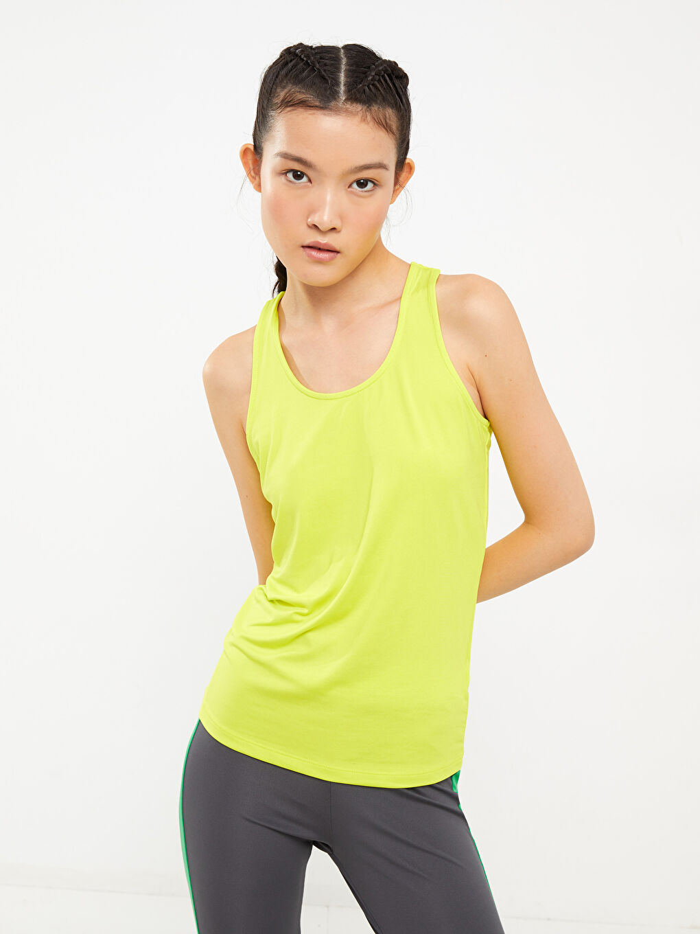 رياضية خارجية مطبوعة بياقة على شكل حرف U للسيدات