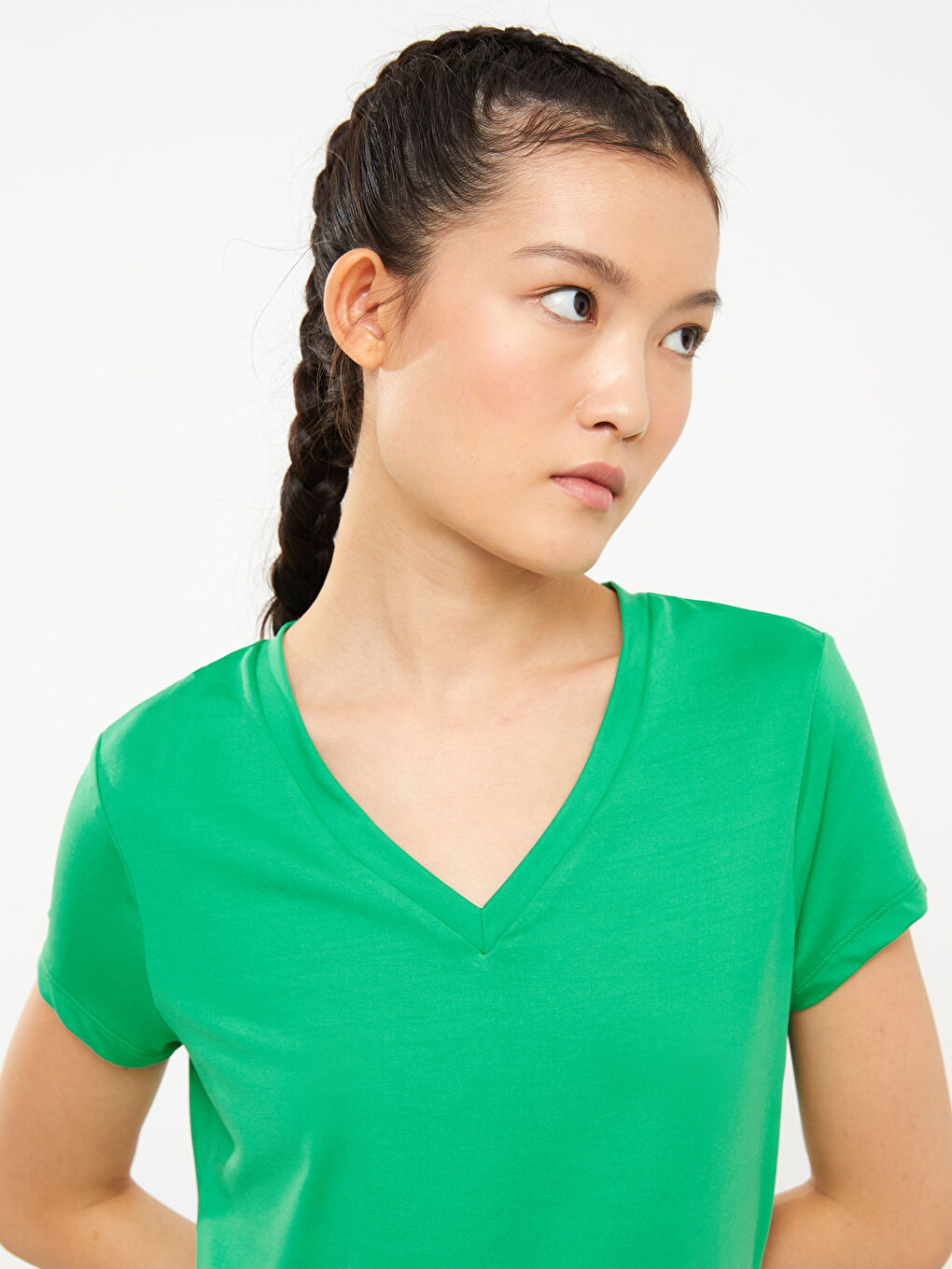 Yeşil V Yaka Baskılı Kısa Kollu Kadın Outdoor Tişört-1