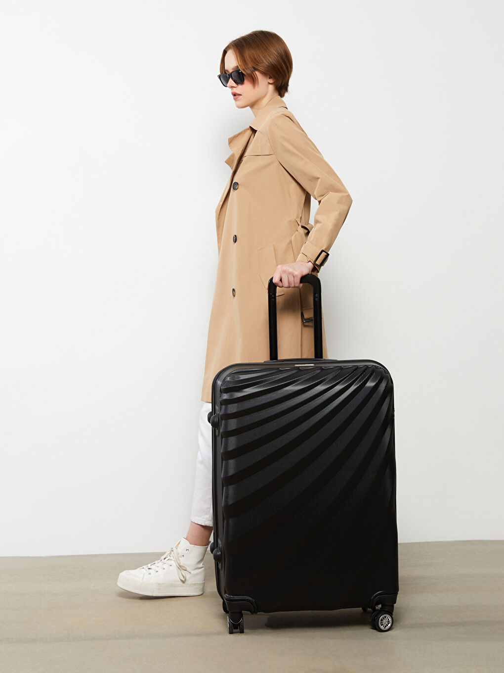 Oversized Luggage with Pull Mechanism