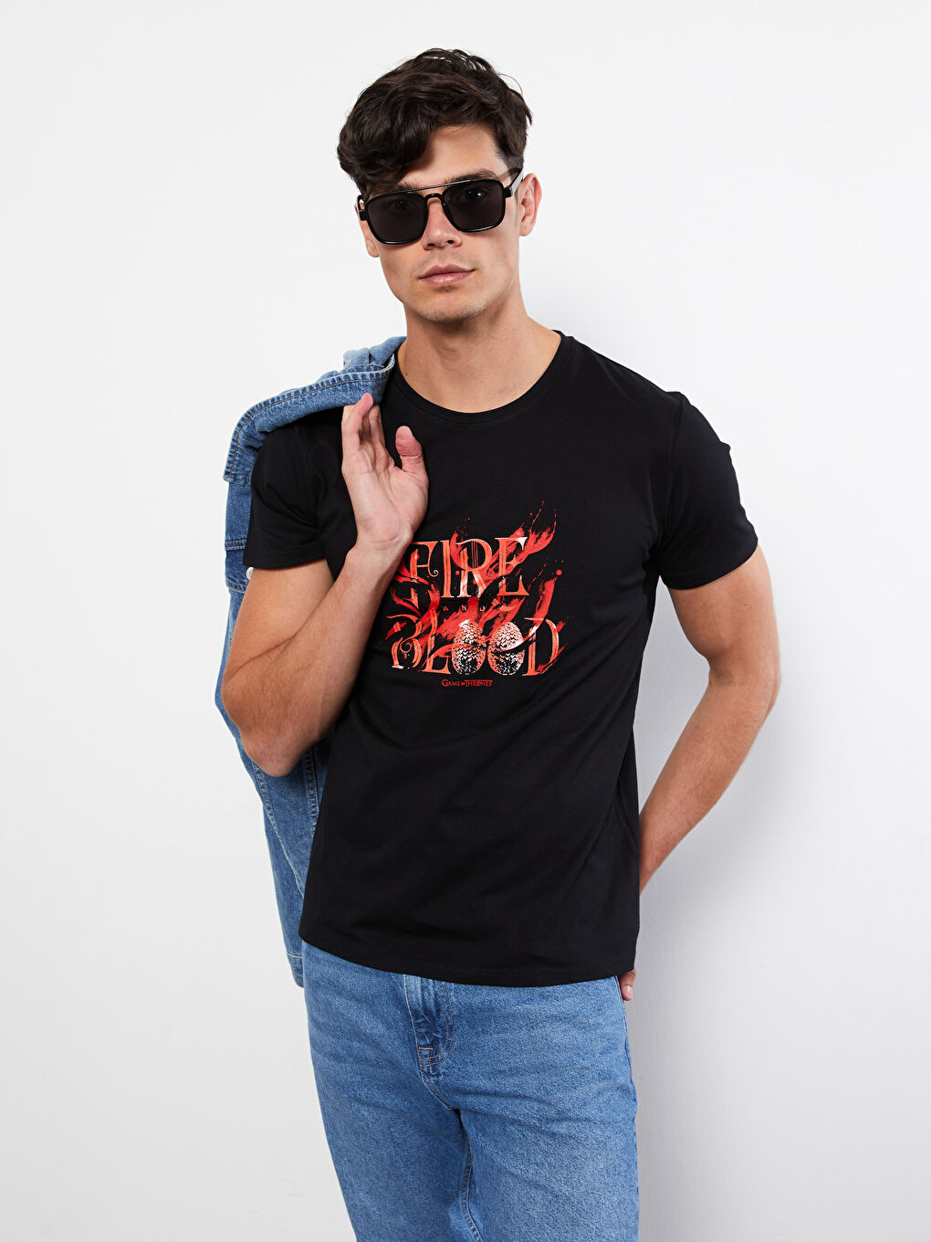 LC Waikiki Crew Neck Short Sleeve Game of Thrones Printed Combed Cotton Men's T-Shirt -S2JV96Z8-CVL