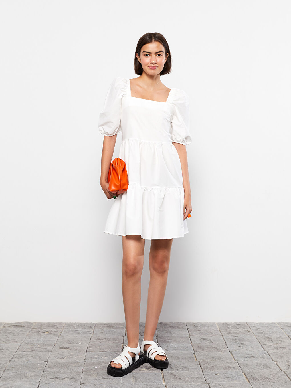 Ekru Kare Yaka Kısa Kollu Düz Poplin Elbise