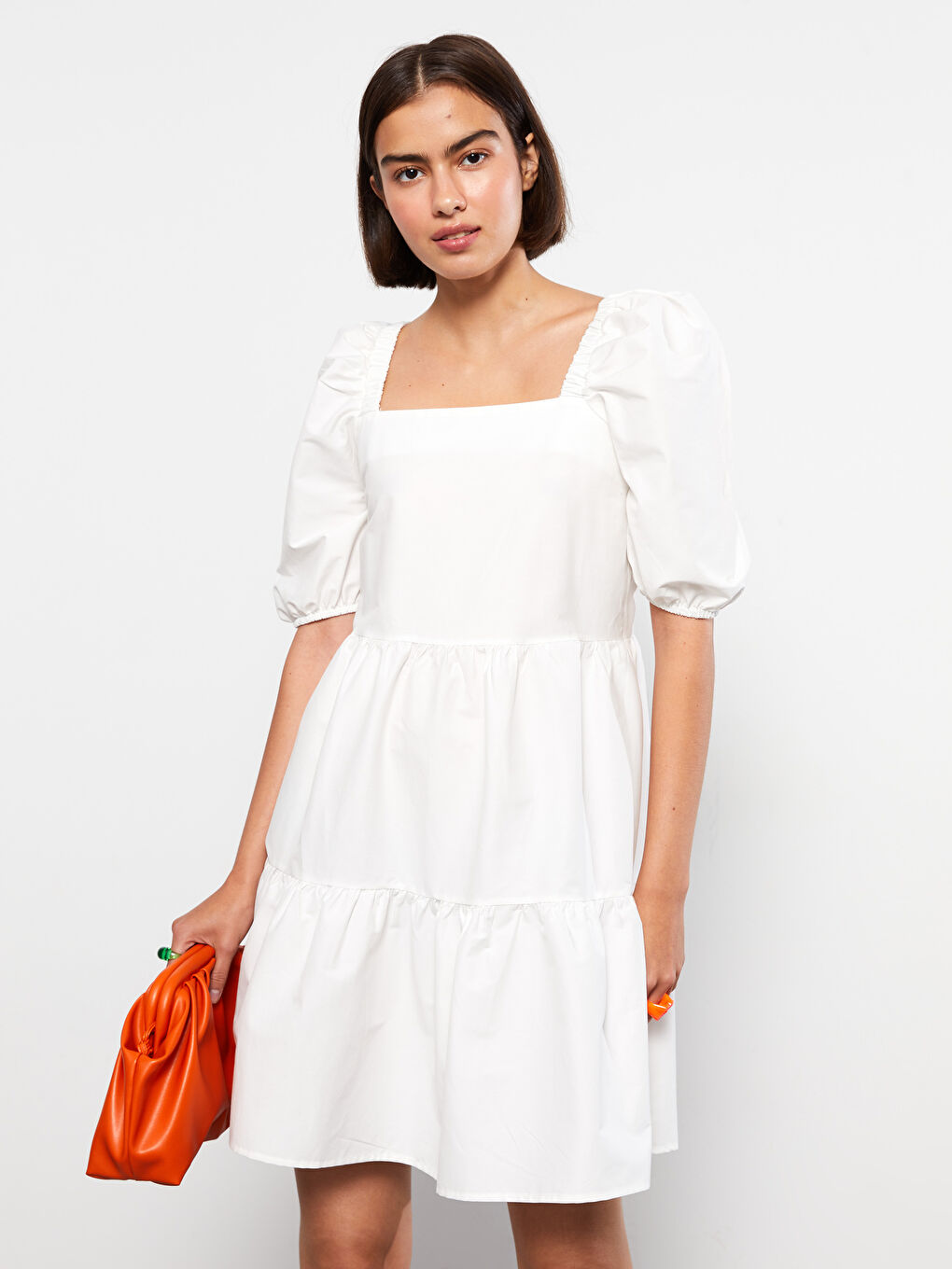 Ekru Kare Yaka Kısa Kollu Düz Poplin Elbise-1