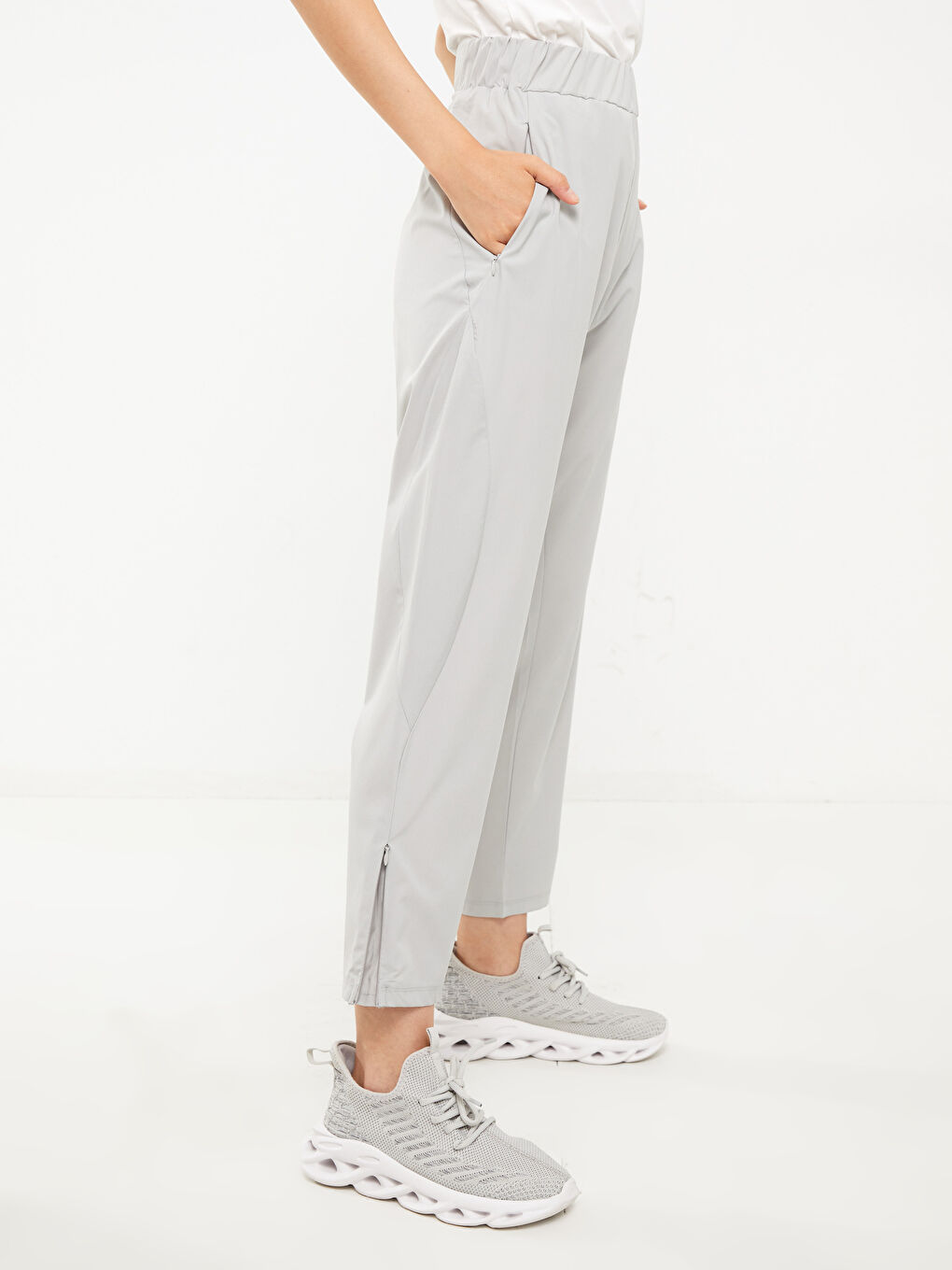 Gri Beli Lastikli Baskılı Kadın Outdoor Pantolon-2