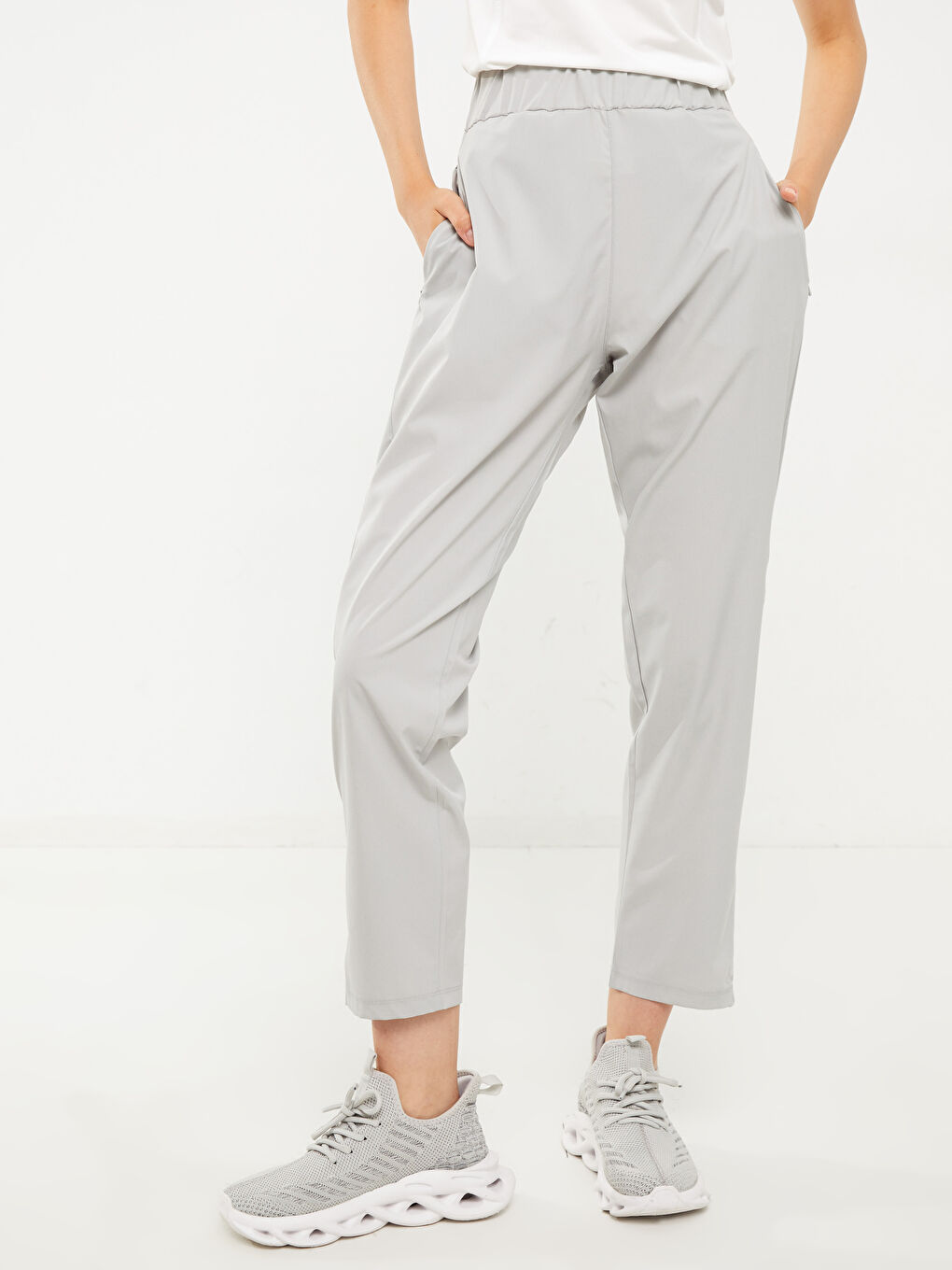 Gri Beli Lastikli Baskılı Kadın Outdoor Pantolon-3