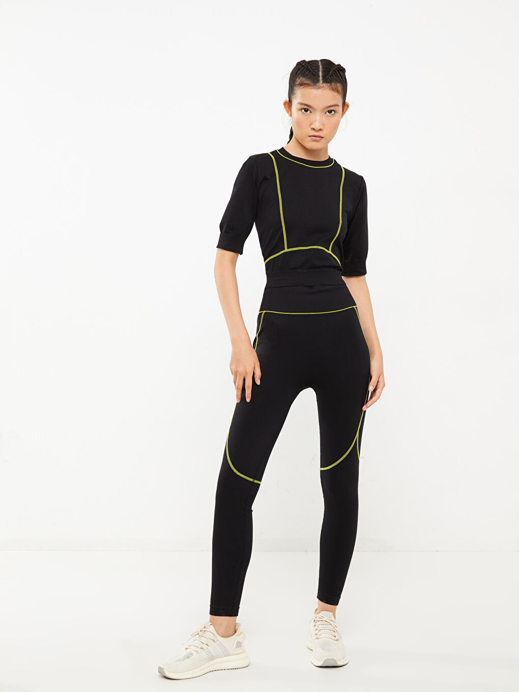 توب قصير مطبوع بياقة دائرية وكم قصير للسيدات-1