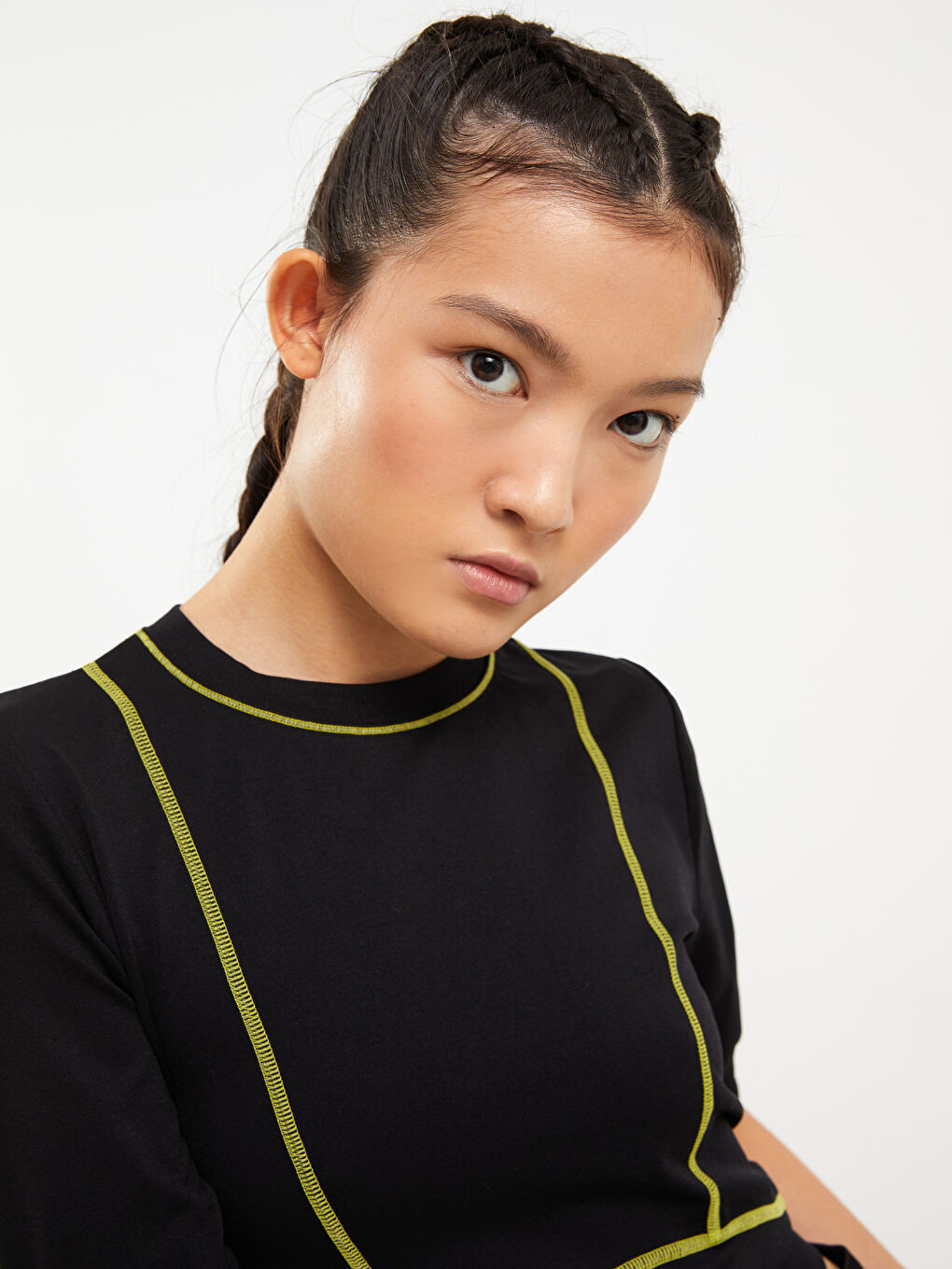 توب قصير مطبوع بياقة دائرية وكم قصير للسيدات-2