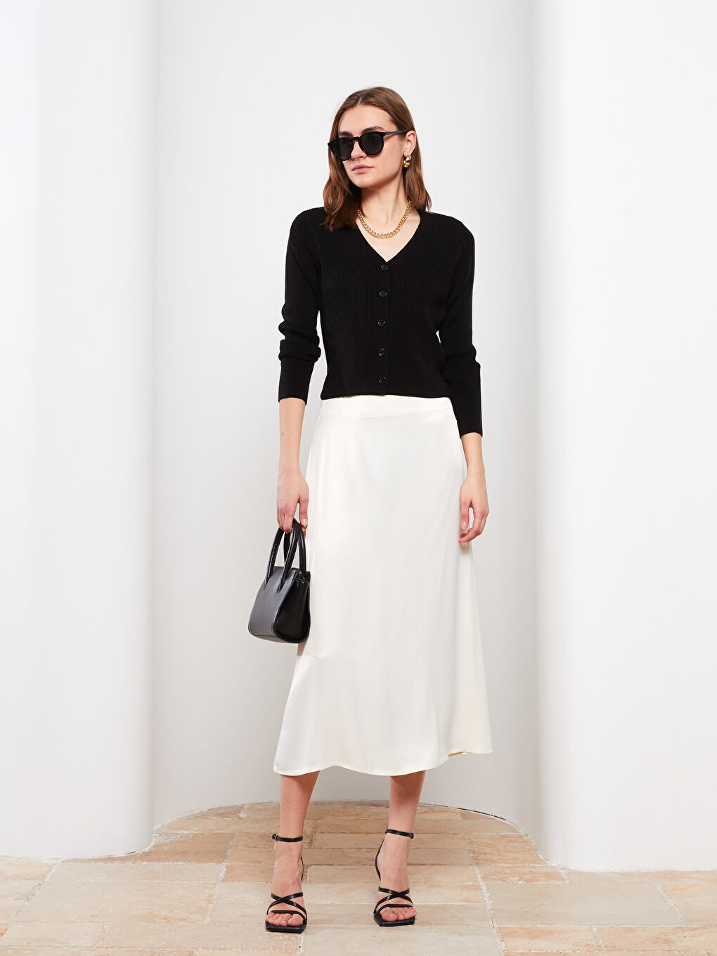 Siyah V Yaka Kadın Triko Hırka