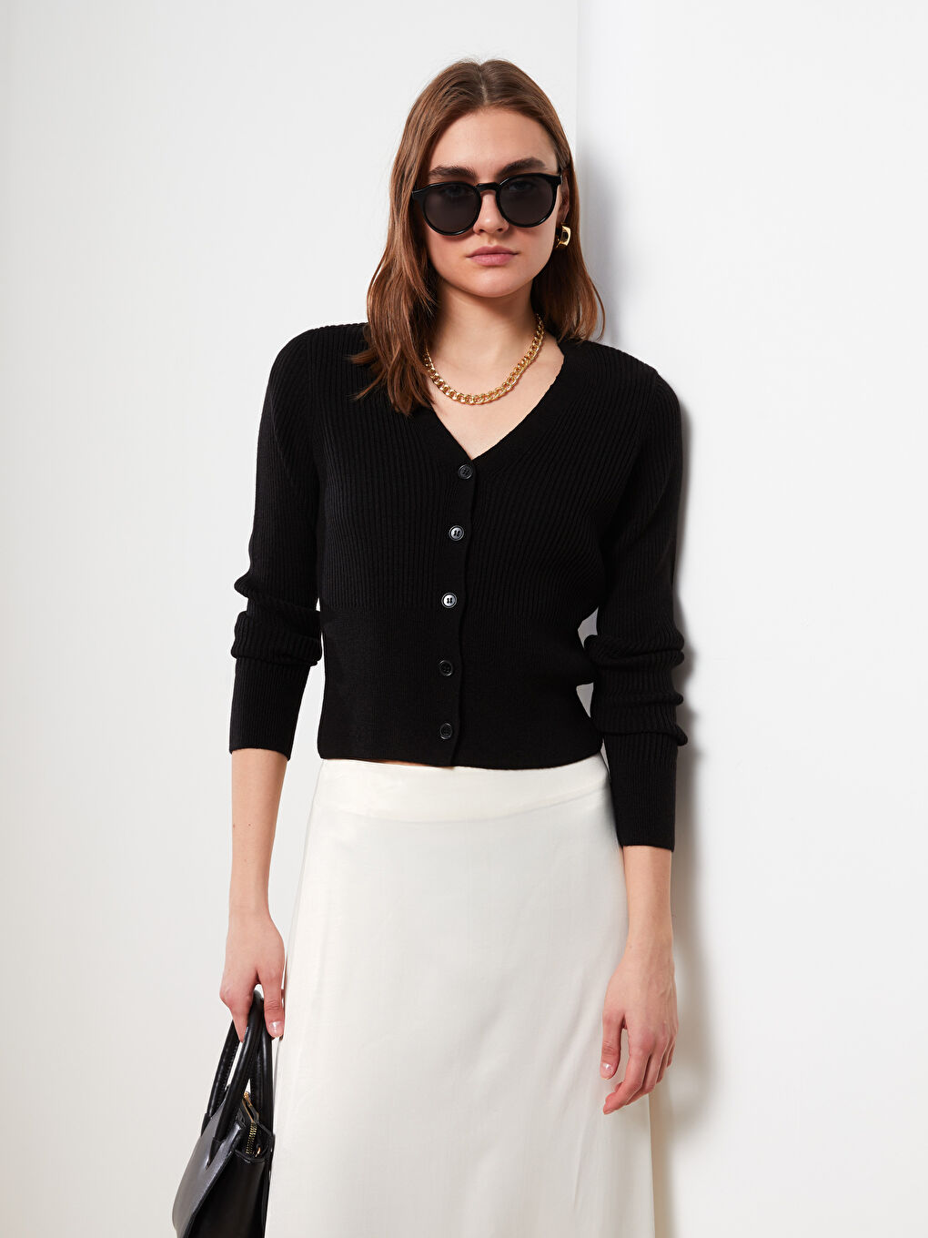 Siyah V Yaka Kadın Triko Hırka-1