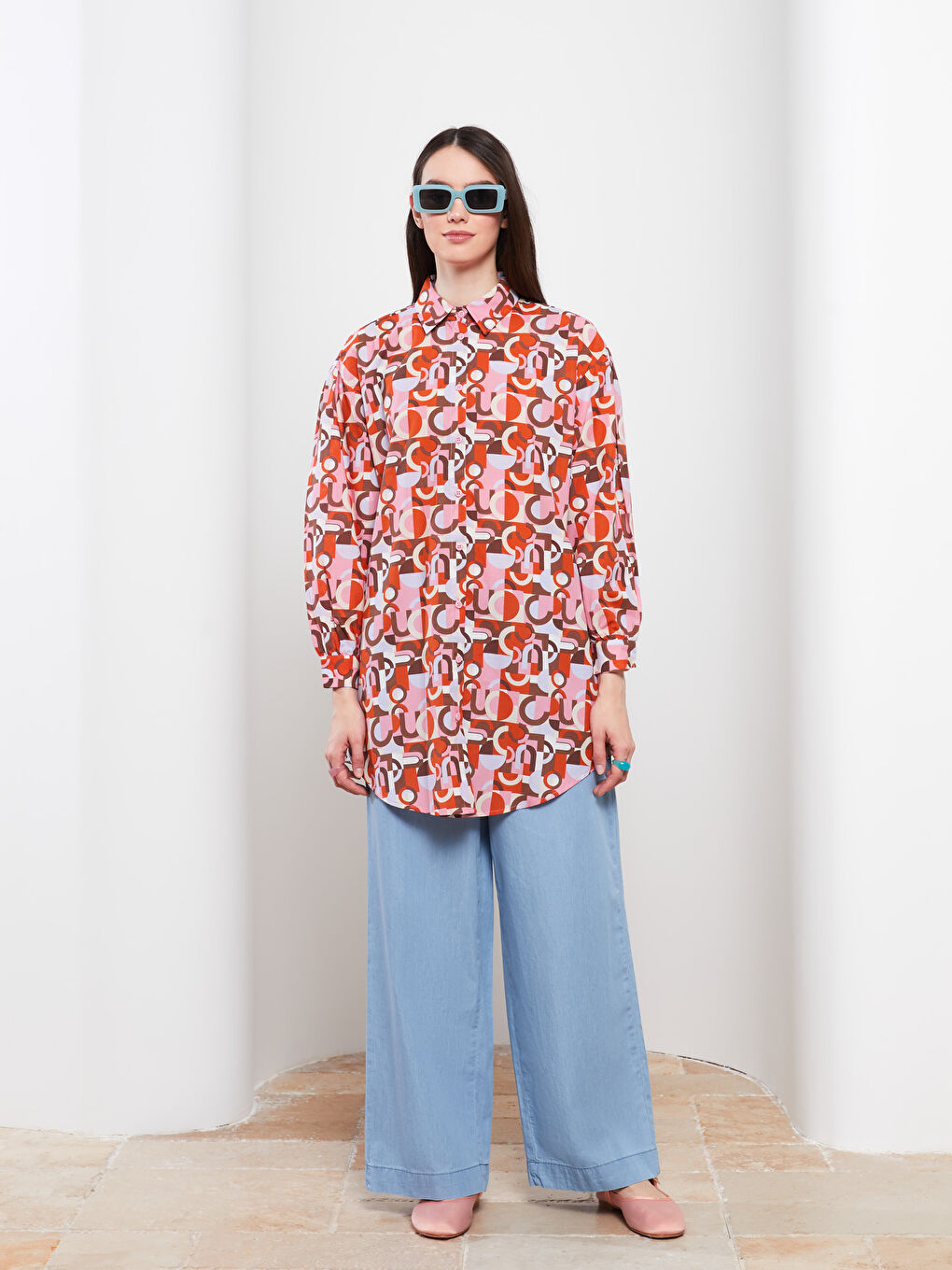 قميص تونيك بوبلين أوفراسايز كم طويل مطبوع للسيدات