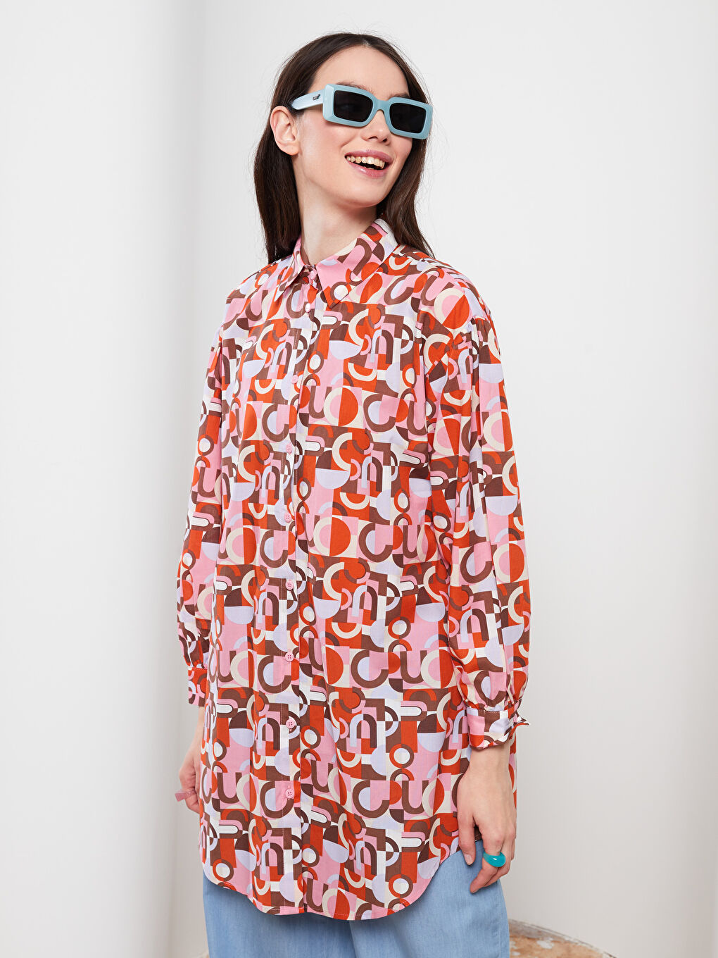 قميص تونيك بوبلين أوفراسايز كم طويل مطبوع للسيدات-1