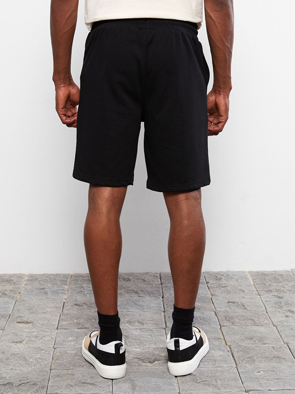 Siyah Standart Kalıp Erkek Şort-4