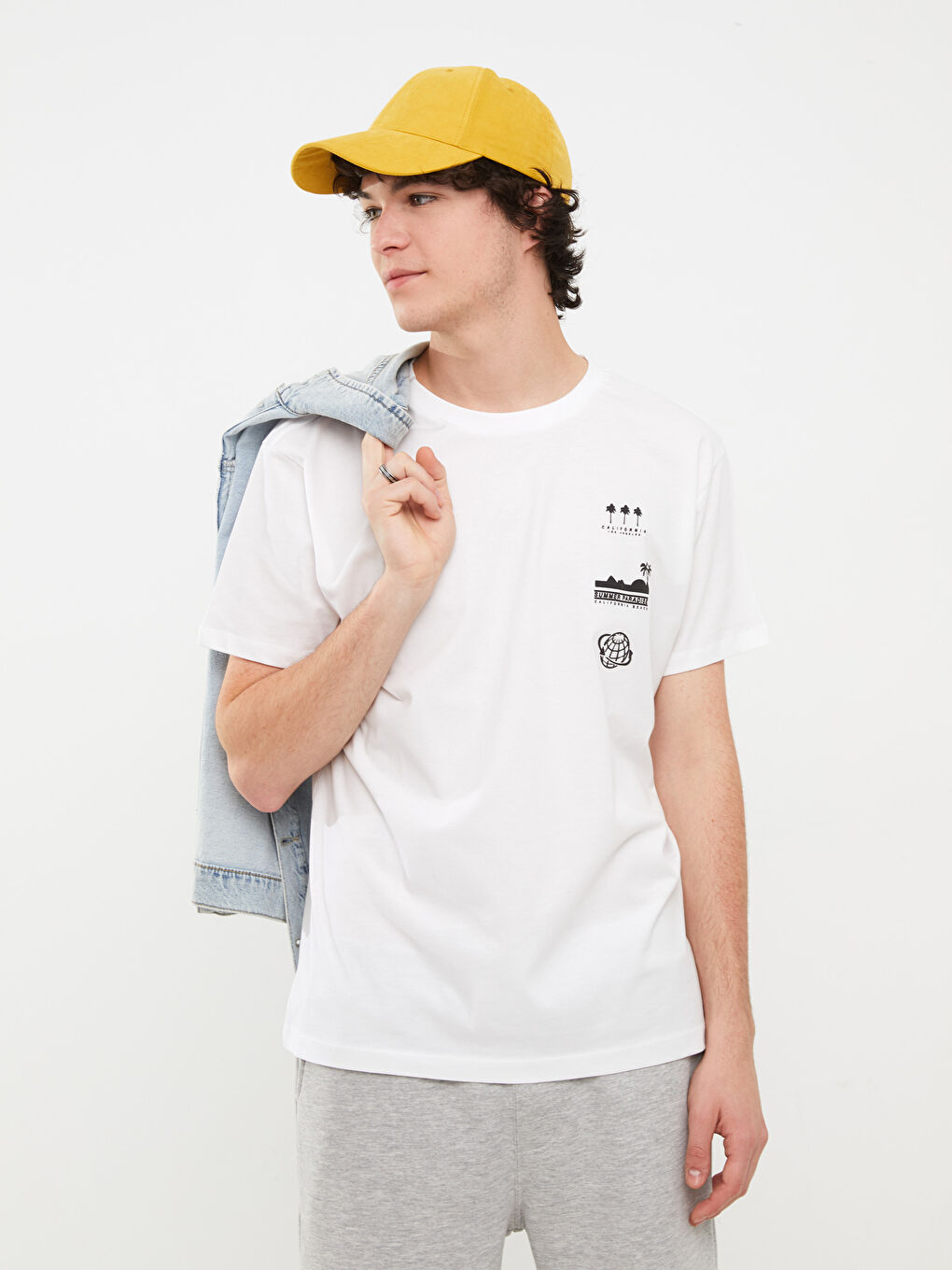 Beyaz Bisiklet Yaka Kısa Kollu Baskılı Penye Erkek Tişört