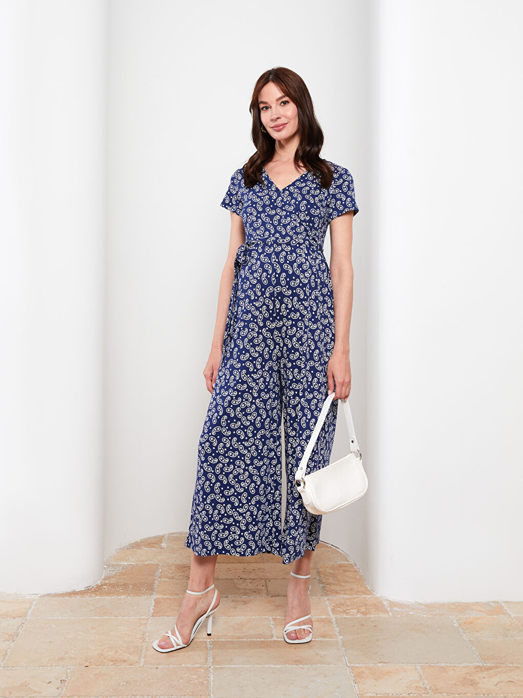 LCWAIKIKI Maternity Double Breasted Collar Patterned Short Sleeve Maternity Jumpsuit -S2K017Z8-LSJ