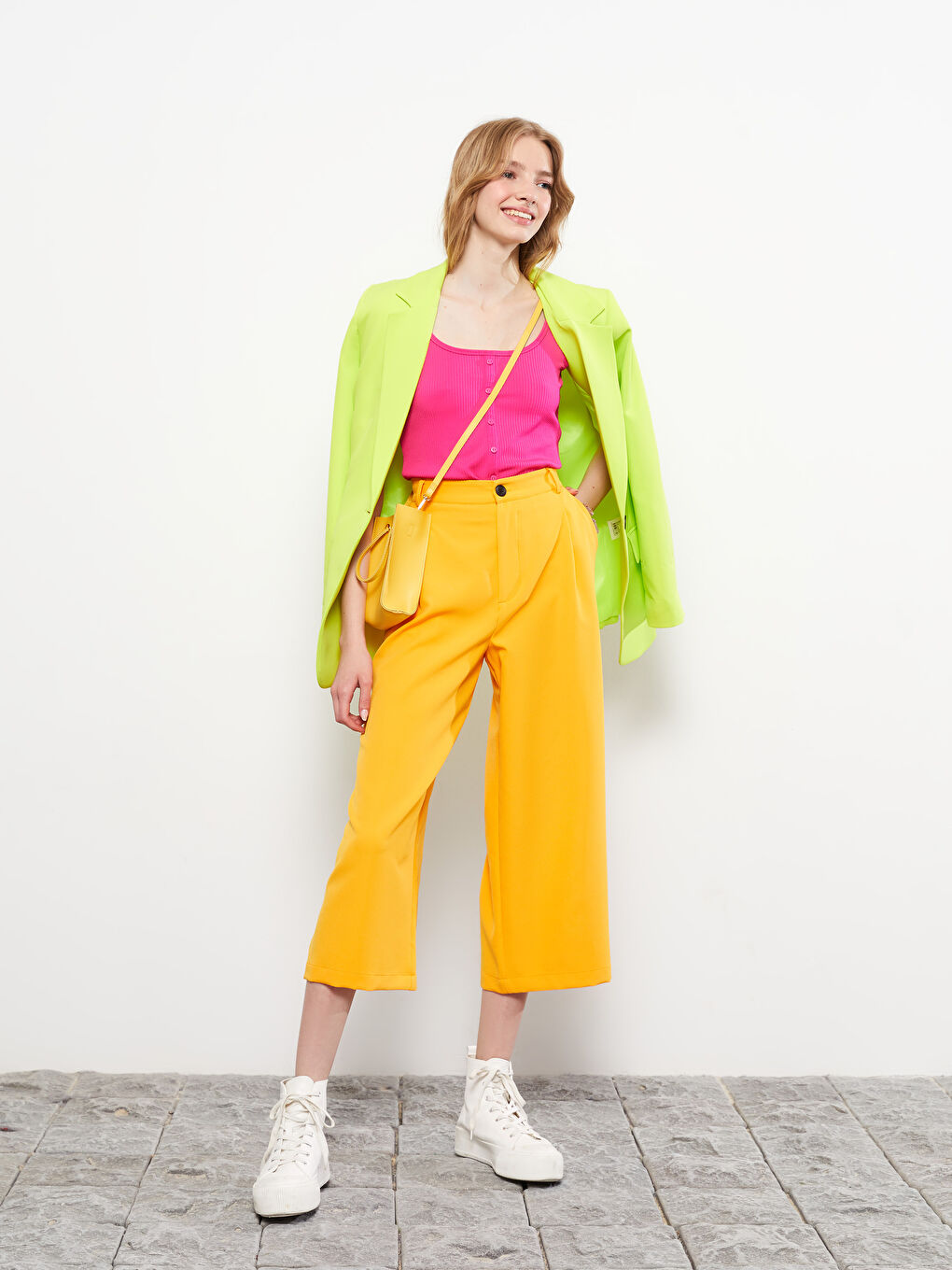 Women's Standard Fit Straight Capri -S2K195Z8-G3Z