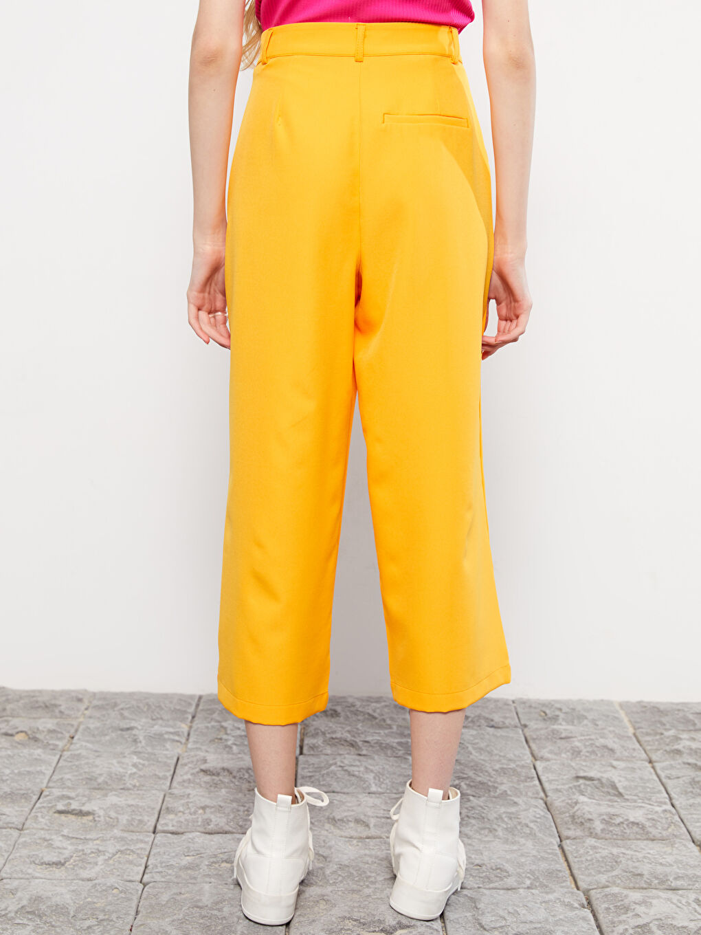 Women's Standard Fit Straight Capri -S2K195Z8-G3Z