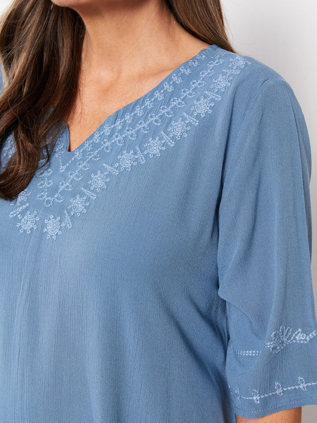 Mavi Kaçık Yaka Nakışlı Kısa Kollu Krinkle Kadın Elbise-3