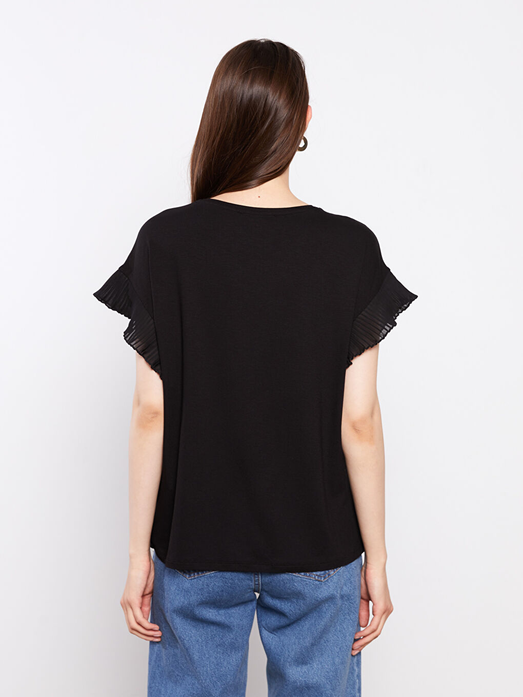 Siyah Bisiklet Yaka Düz Kısa Kollu Kadın Tişört-3