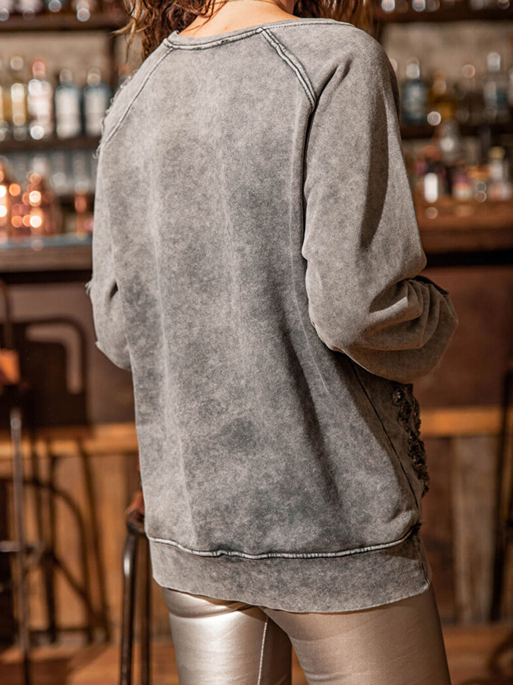 Antrasit Bisiklet Yaka Baskılı Yırtık Detaylı Uzun Kollu Pamuklu Kadın Sweatshirt-1