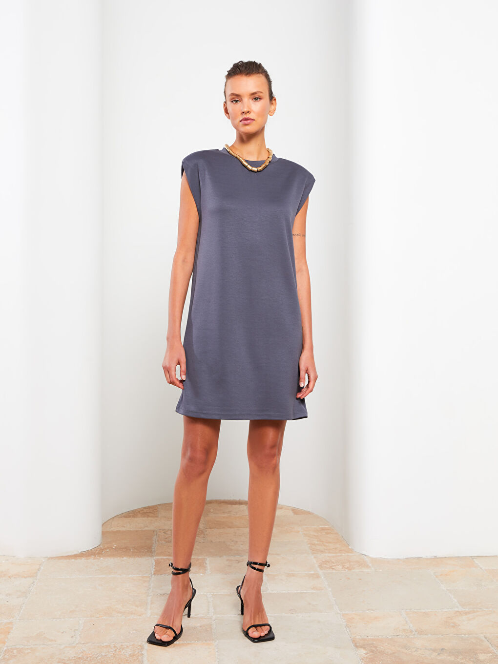 Bisiklet Yaka Düz Kolsuz Viskon Kadın Elbise