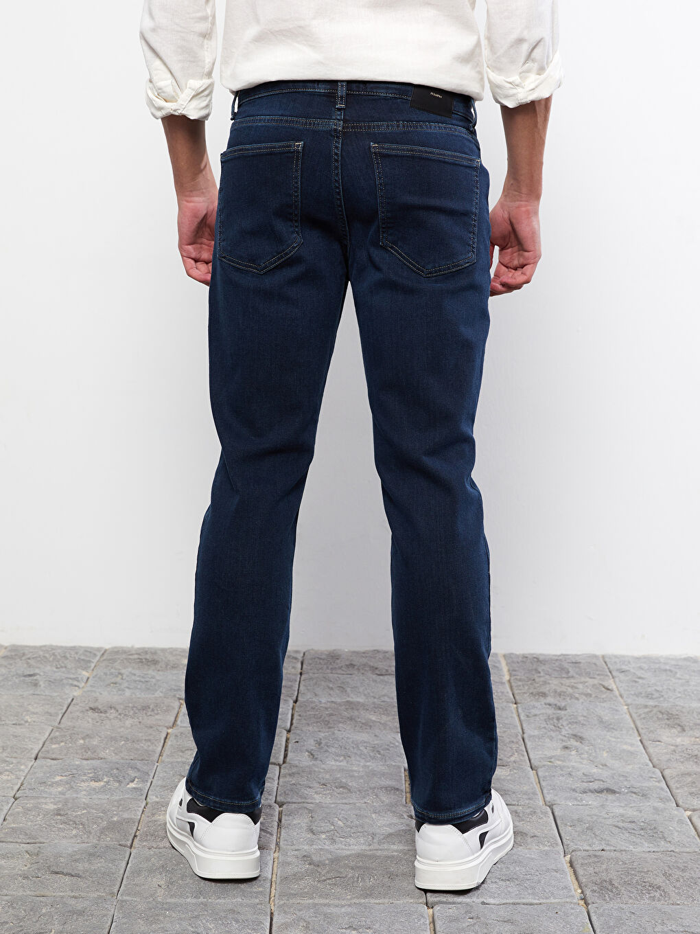 779 جينز بقصة عادية للرجال-5