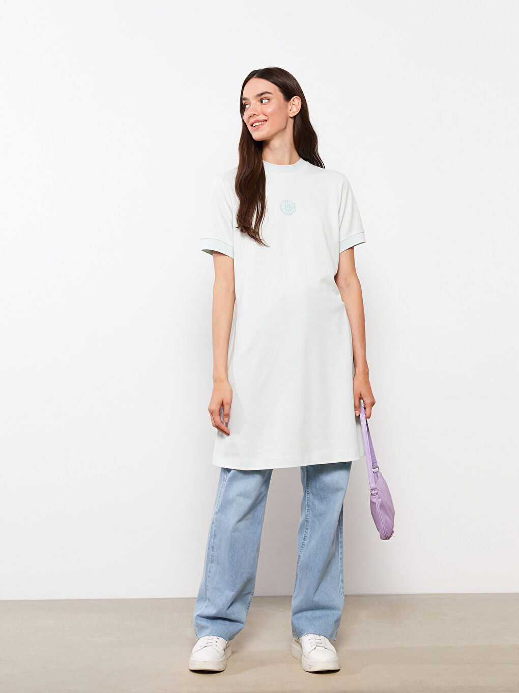 LCW Modest Tunique en Coton Oversize à Manches Courtes Brodée avec Col Cheminée pour Femmes -S2K384Z8-S59