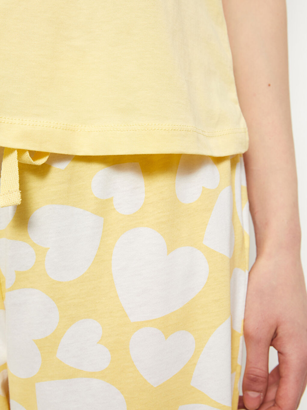 Sarı U Yaka Desenli Askılı Pamuklu Kadın Pijama Takımı-3