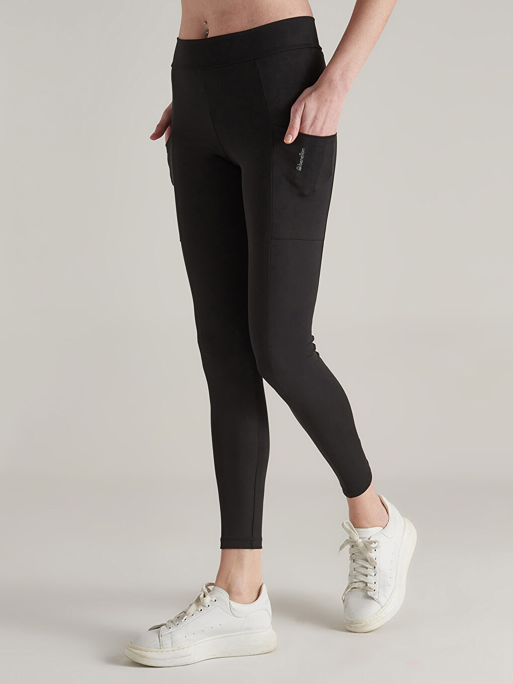 Siyah Beli Lastikli Baskılı Kadın Spor Tayt-2