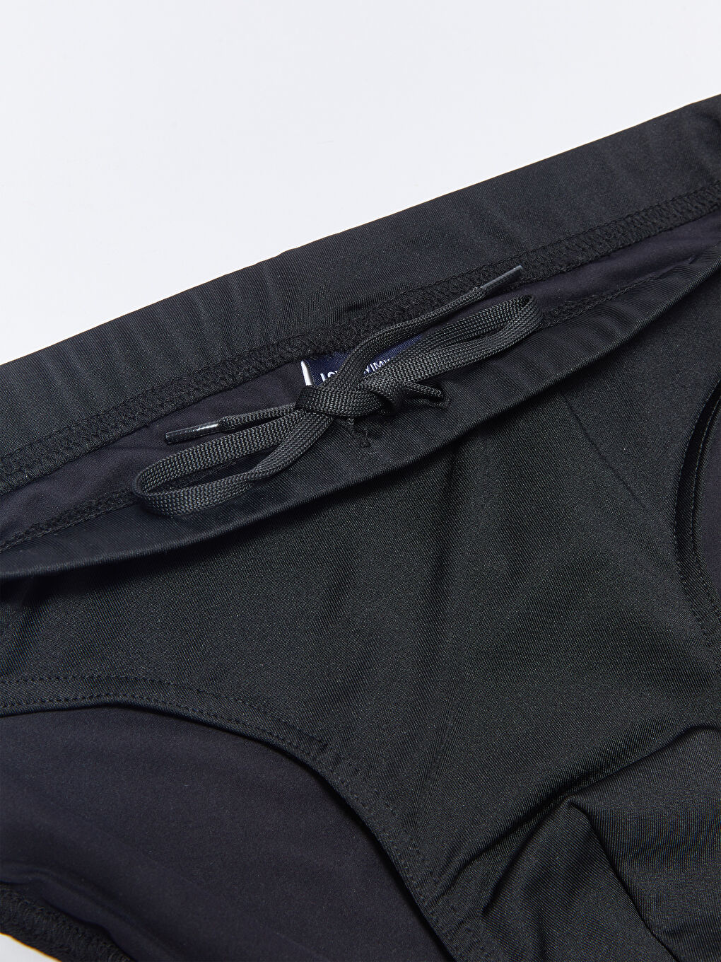 Siyah Standart Kalıp Esnek Kumaştan Erkek Slip Mayo-2