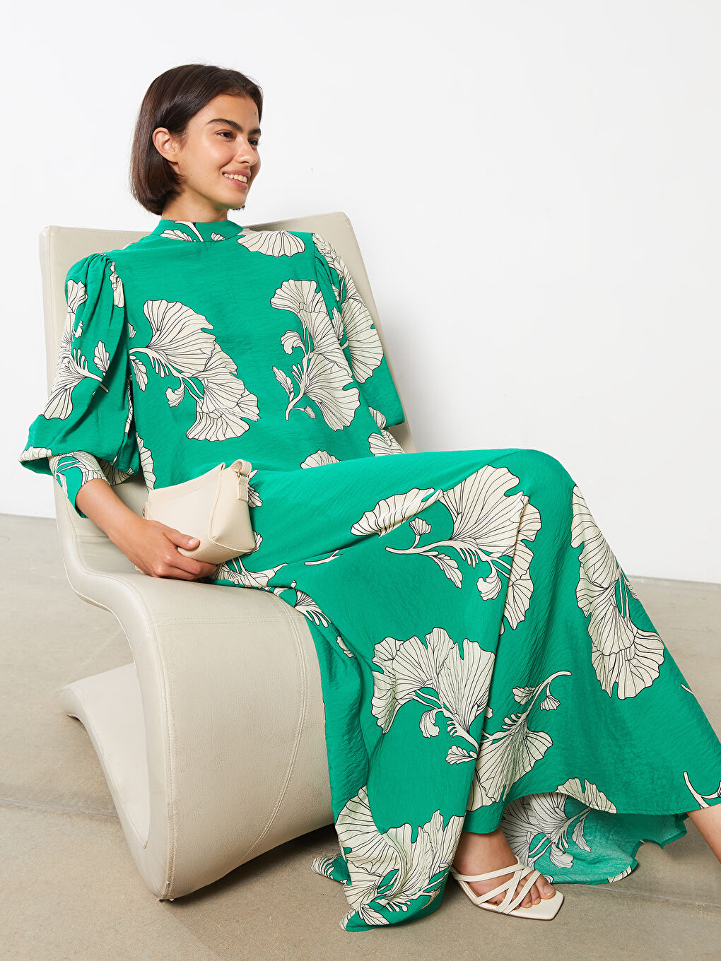 Yeşil Dik Yaka Çiçekli Uzun Kollu Kadın Elbise