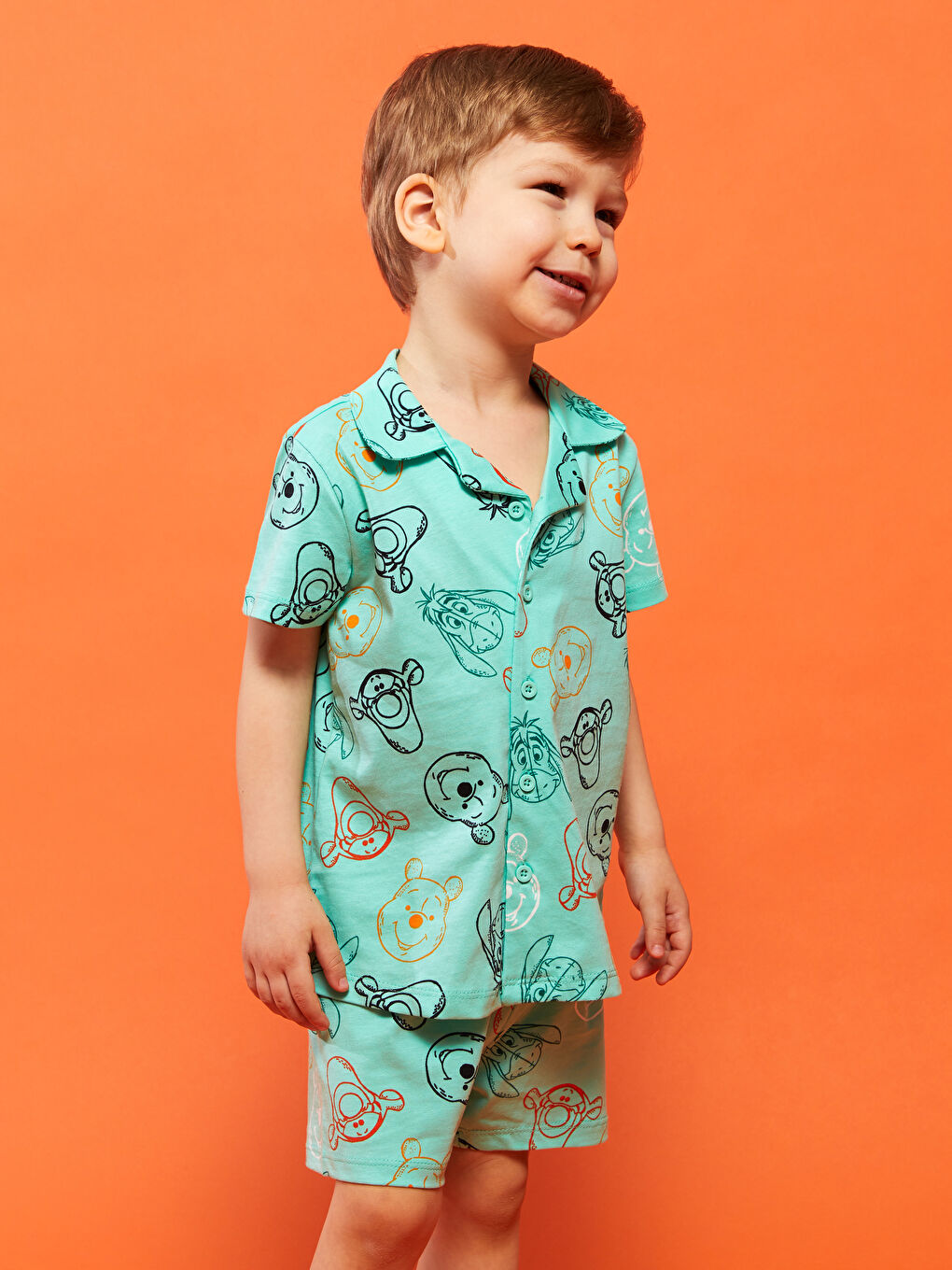 Yeşil Polo Yaka Kısa Kollu Winnie the Pooh Baskılı Pamuklu Erkek Bebek Pijama Takım-3
