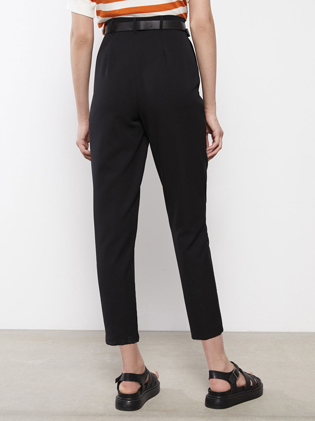 Žena CRNA Hlače-4