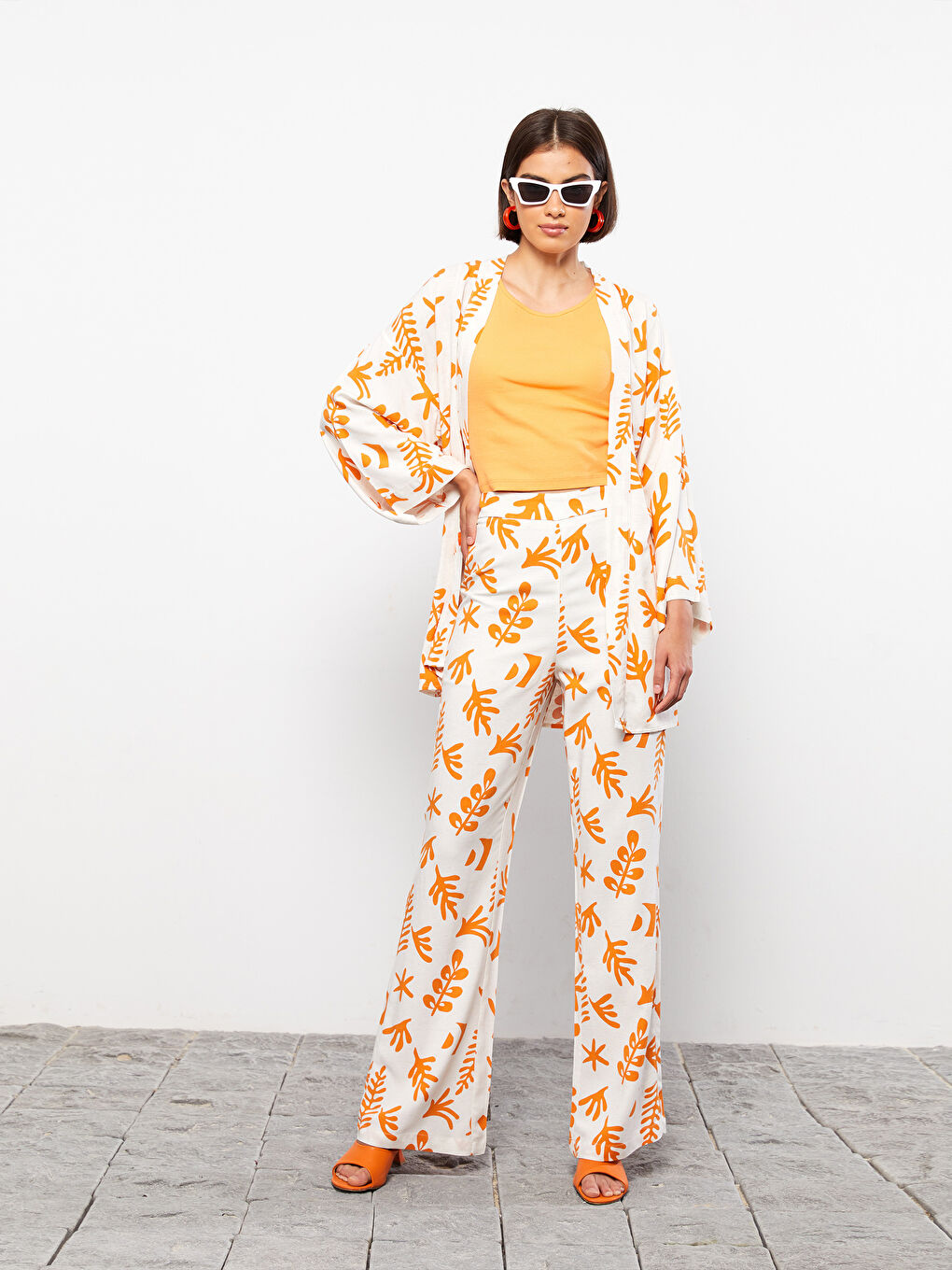 بنطلون نسائي منقوش بخصر مطاطي-1