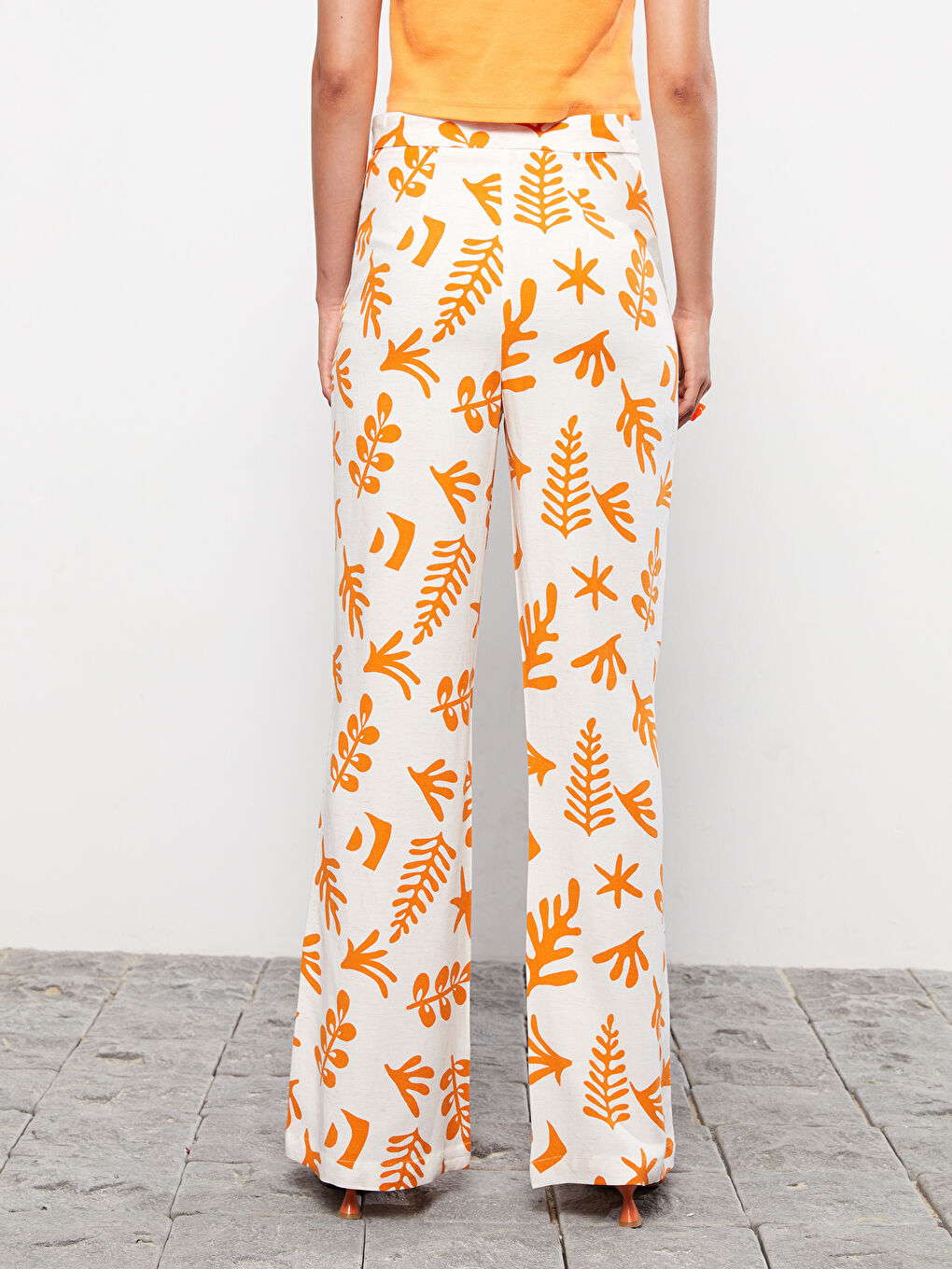 بنطلون نسائي منقوش بخصر مطاطي-4