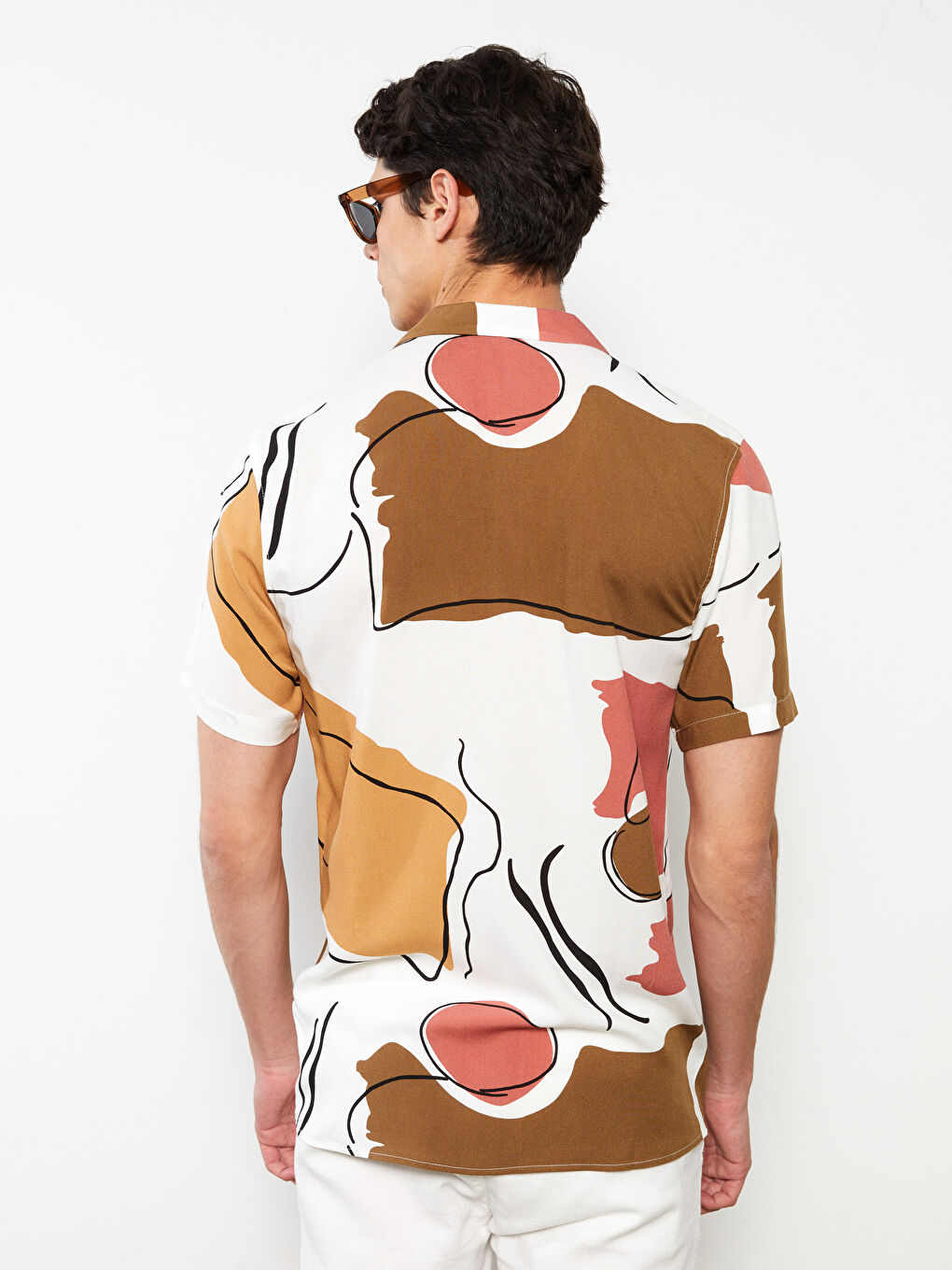 Kahverengi Rahat Kalıp Kısa Kollu Desenli Viskon Erkek Gömlek-4