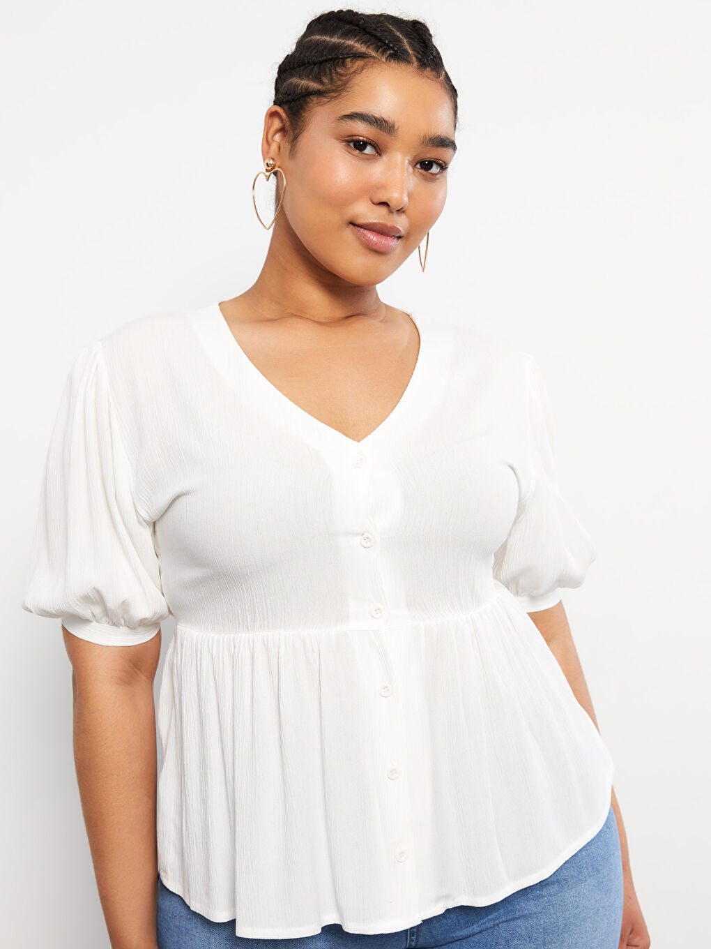 Beyaz Büyük Beden V Yaka Düz Kısa Kollu Krinkle Kadın Bluz
