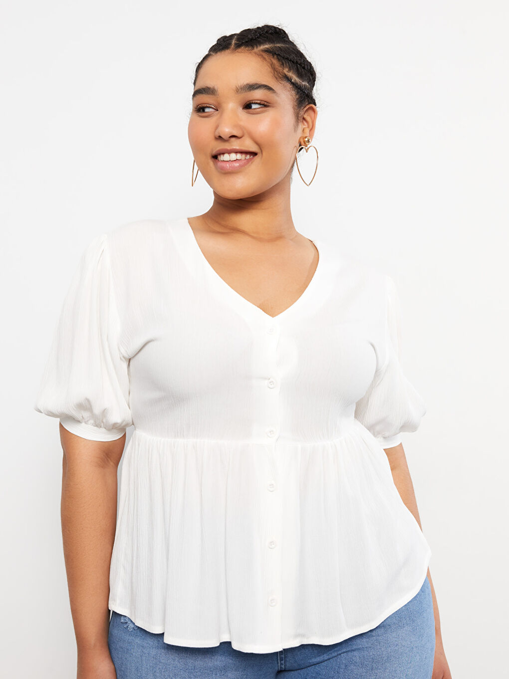 Beyaz Büyük Beden V Yaka Düz Kısa Kollu Krinkle Kadın Bluz-1