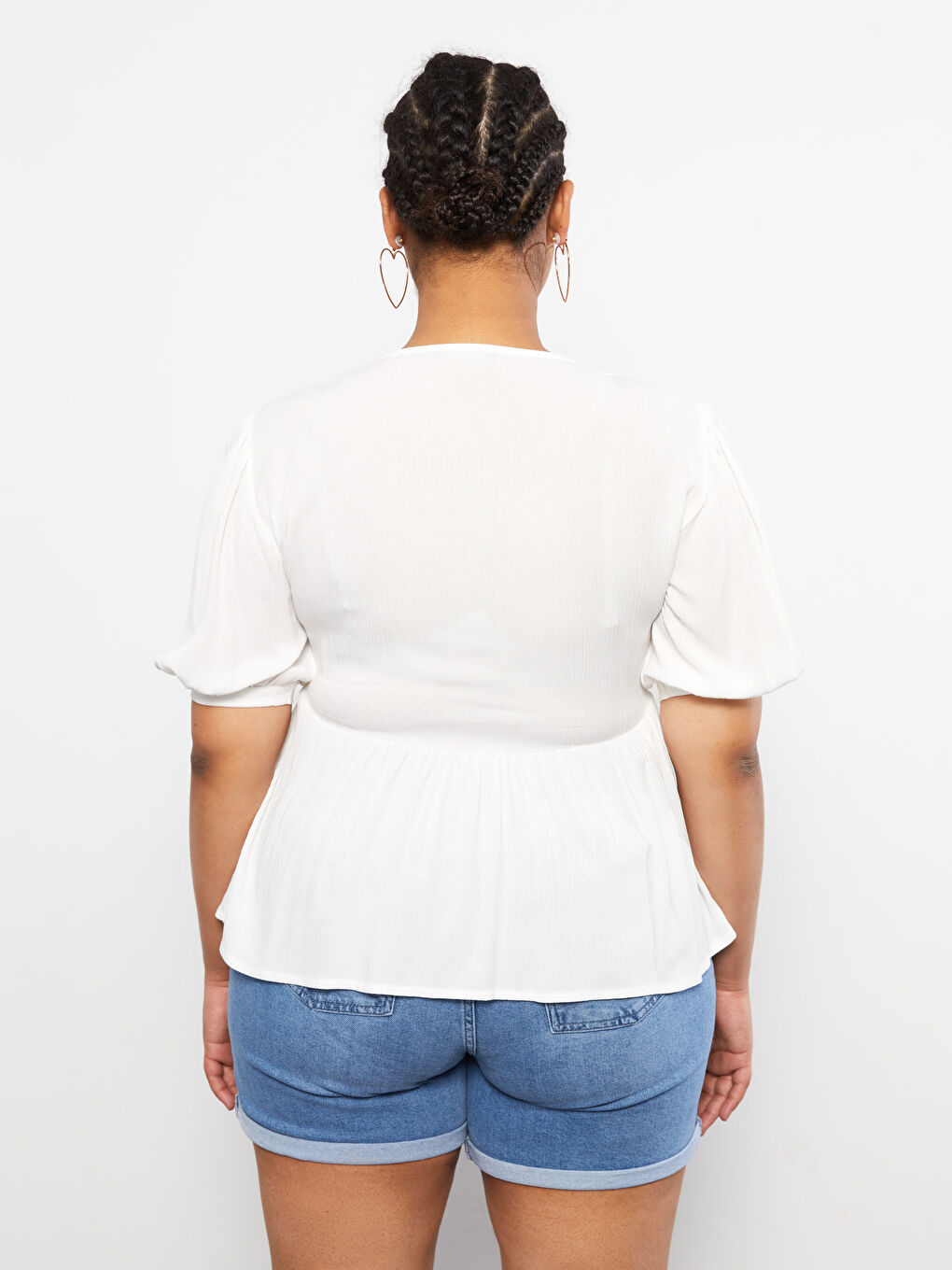 Beyaz Büyük Beden V Yaka Düz Kısa Kollu Krinkle Kadın Bluz-4